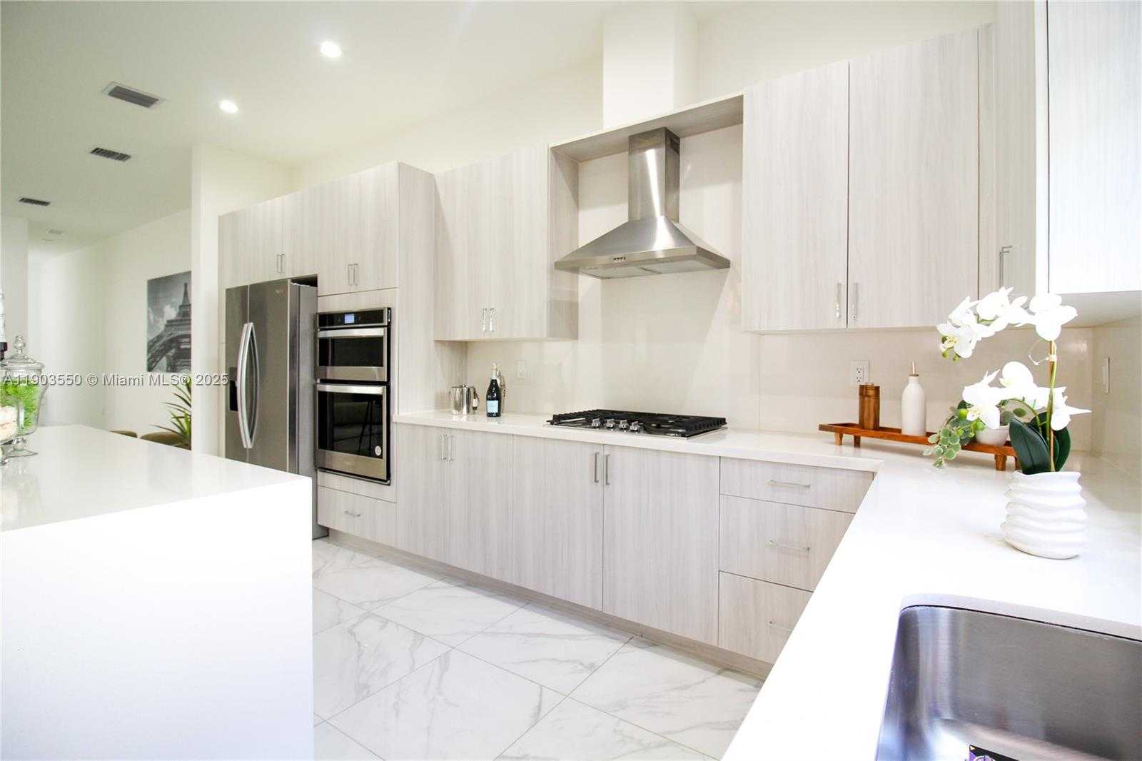 Small Image of 4335 NORTH WEST 81ST AVE, Doral Number 3