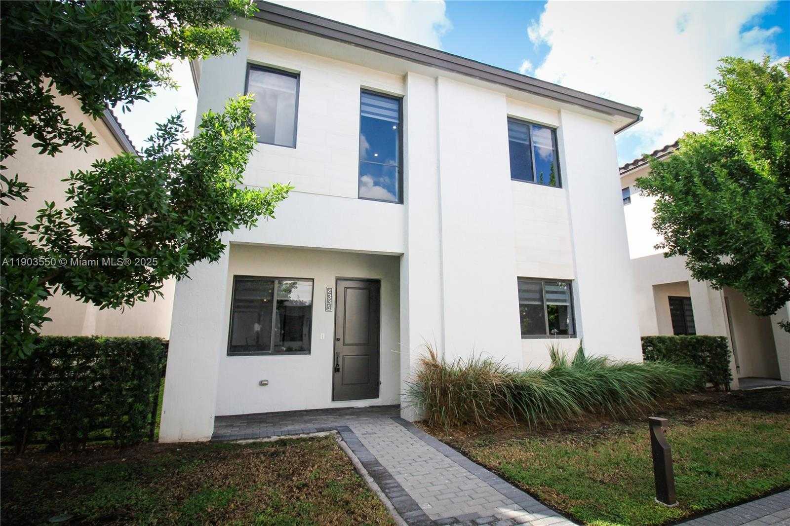 Small Image of 4335 NORTH WEST 81ST AVE, Doral Number 5