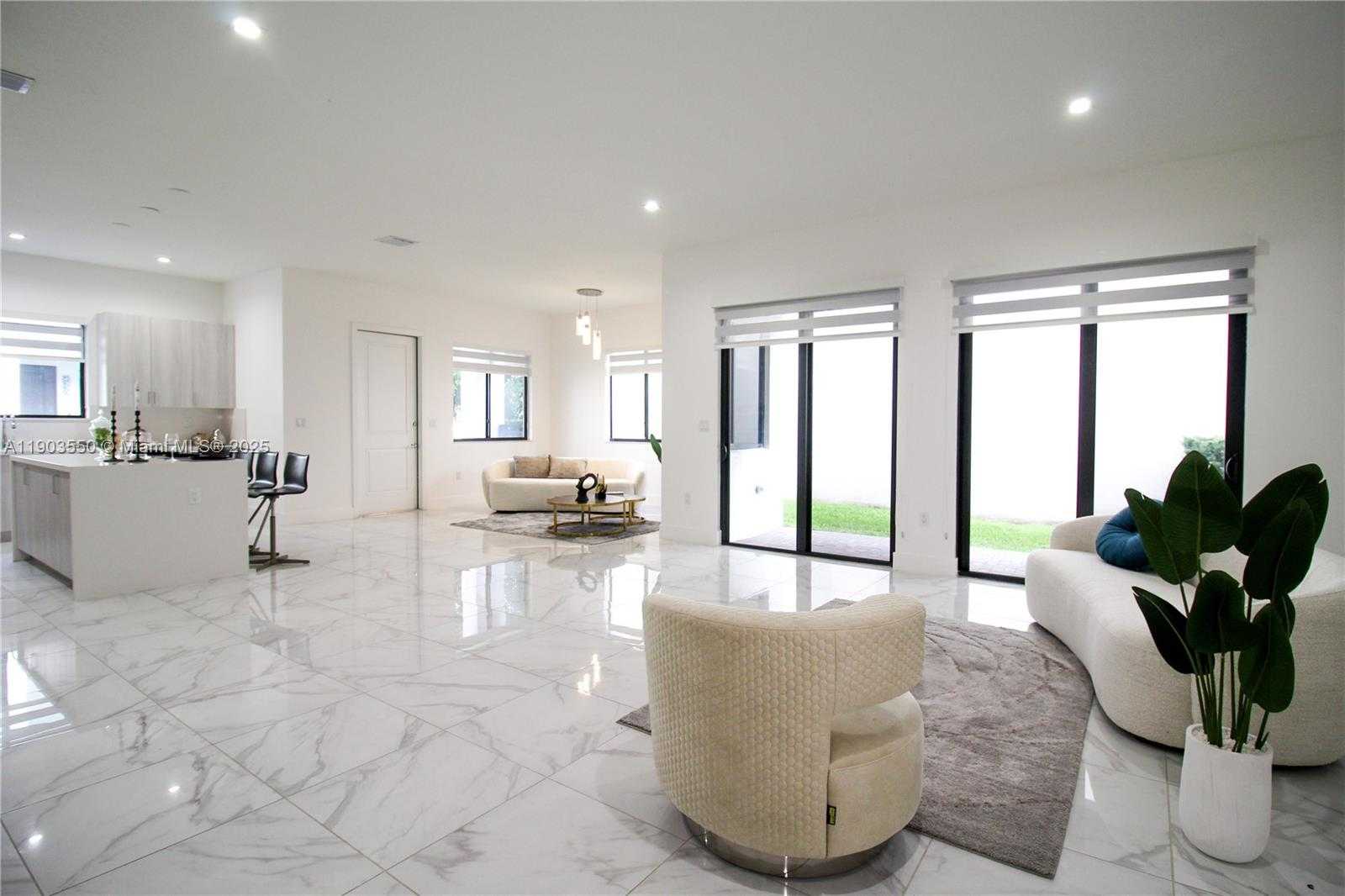 Small Image of 4335 NORTH WEST 81ST AVE, Doral Number 7