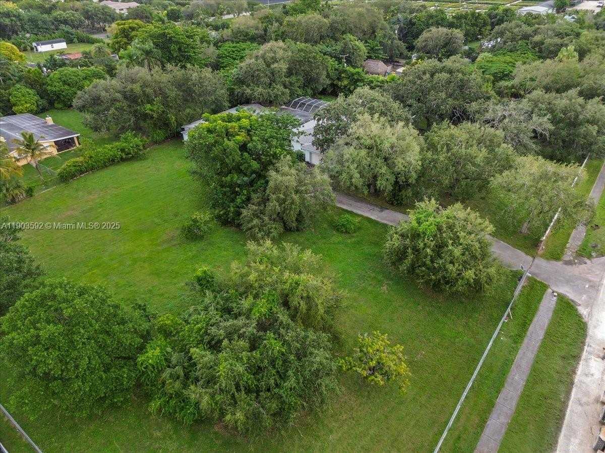 Small Image of 16955 SOUTH WEST 288TH ST, Homestead Number 17