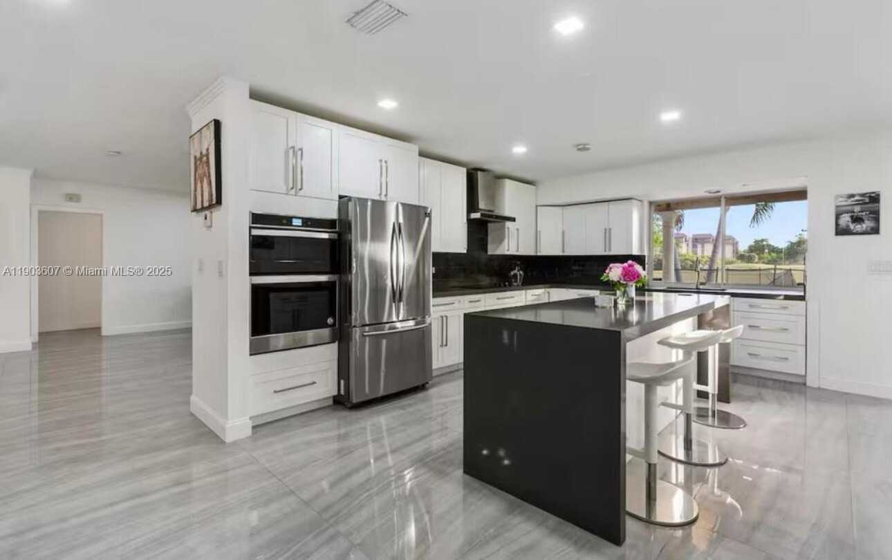 Small Image of 4740 NORTH 31ST CT, Hollywood Number 3