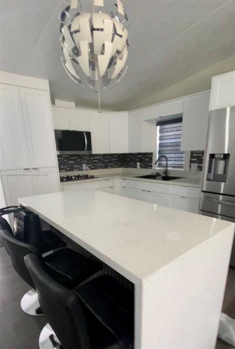 Small Image of 5404 NORTH WEST 200TH RD, Miami Gardens Number 3