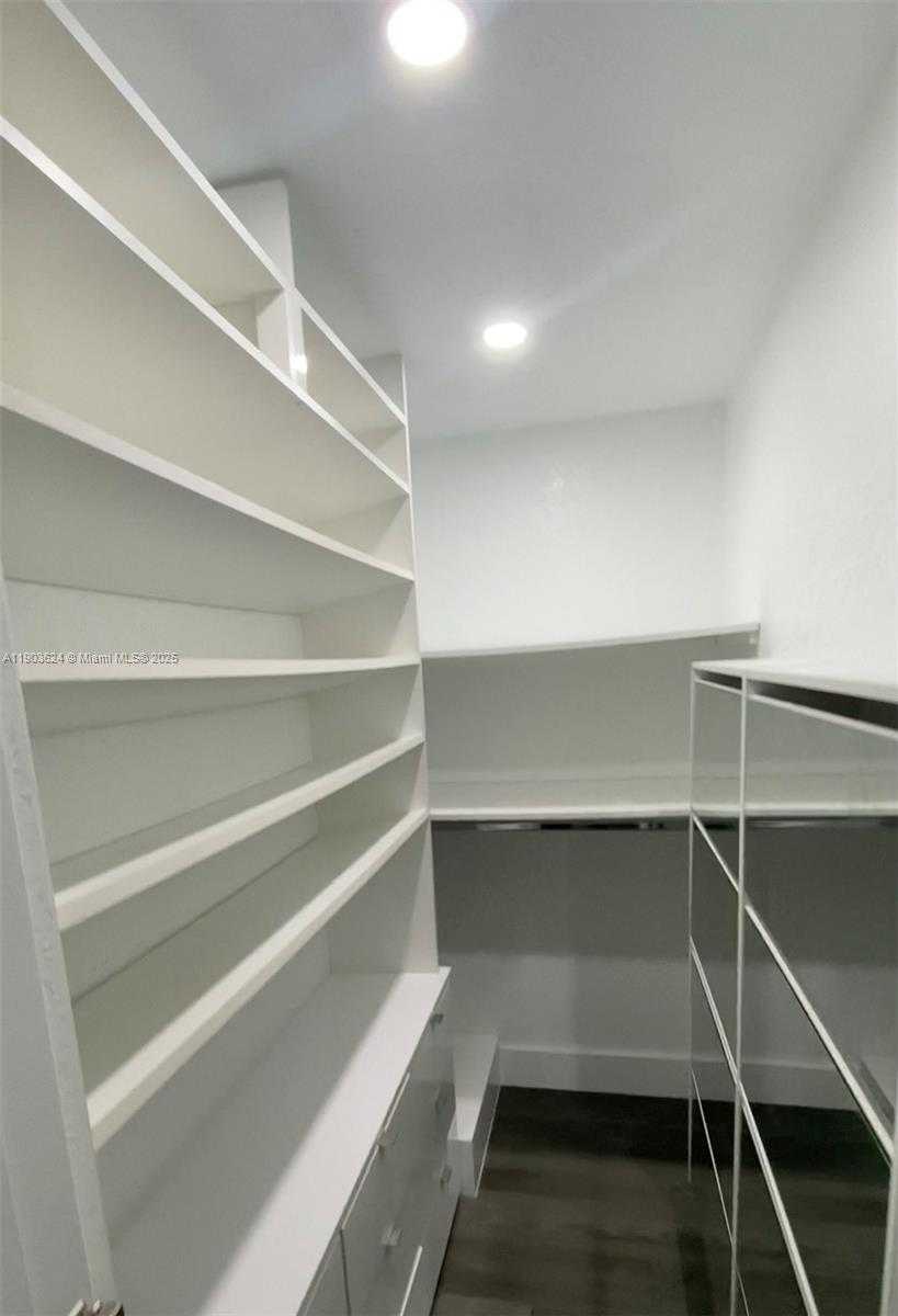 Small Image of 5404 NORTH WEST 200TH RD, Miami Gardens Number 9