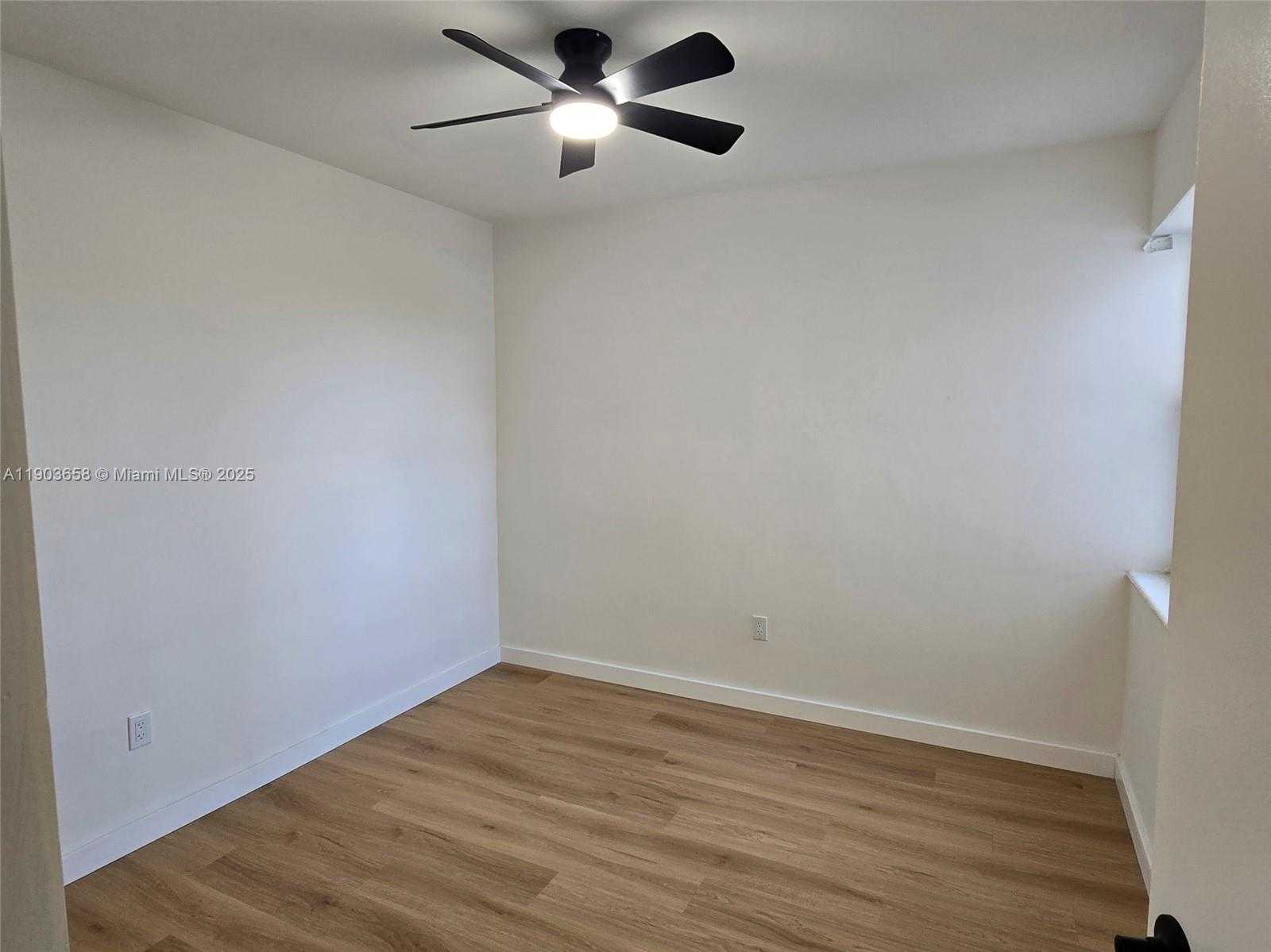 Small Image of 7770 WEST 8TH AVE, Hialeah Number 12