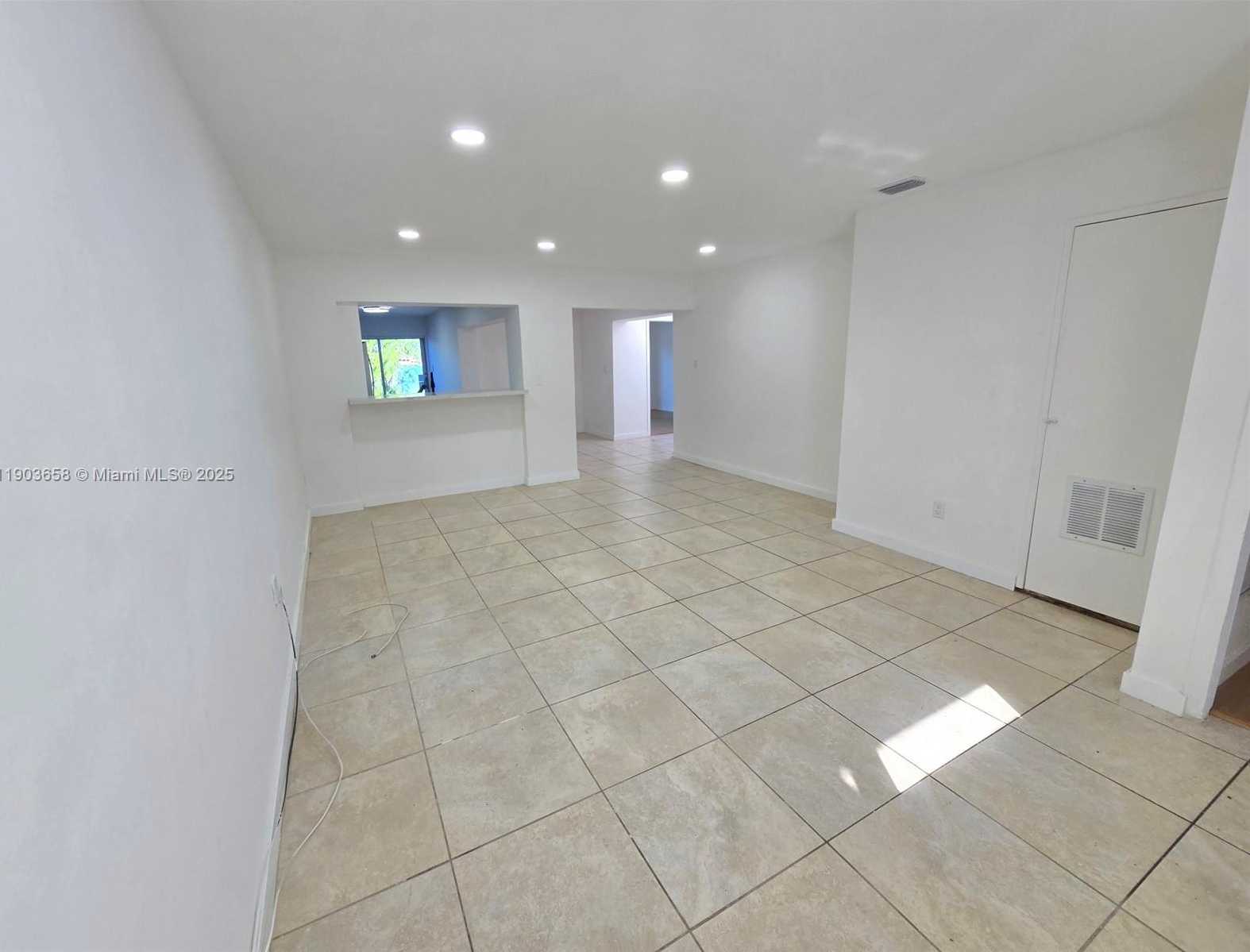 Small Image of 7770 WEST 8TH AVE, Hialeah Number 5