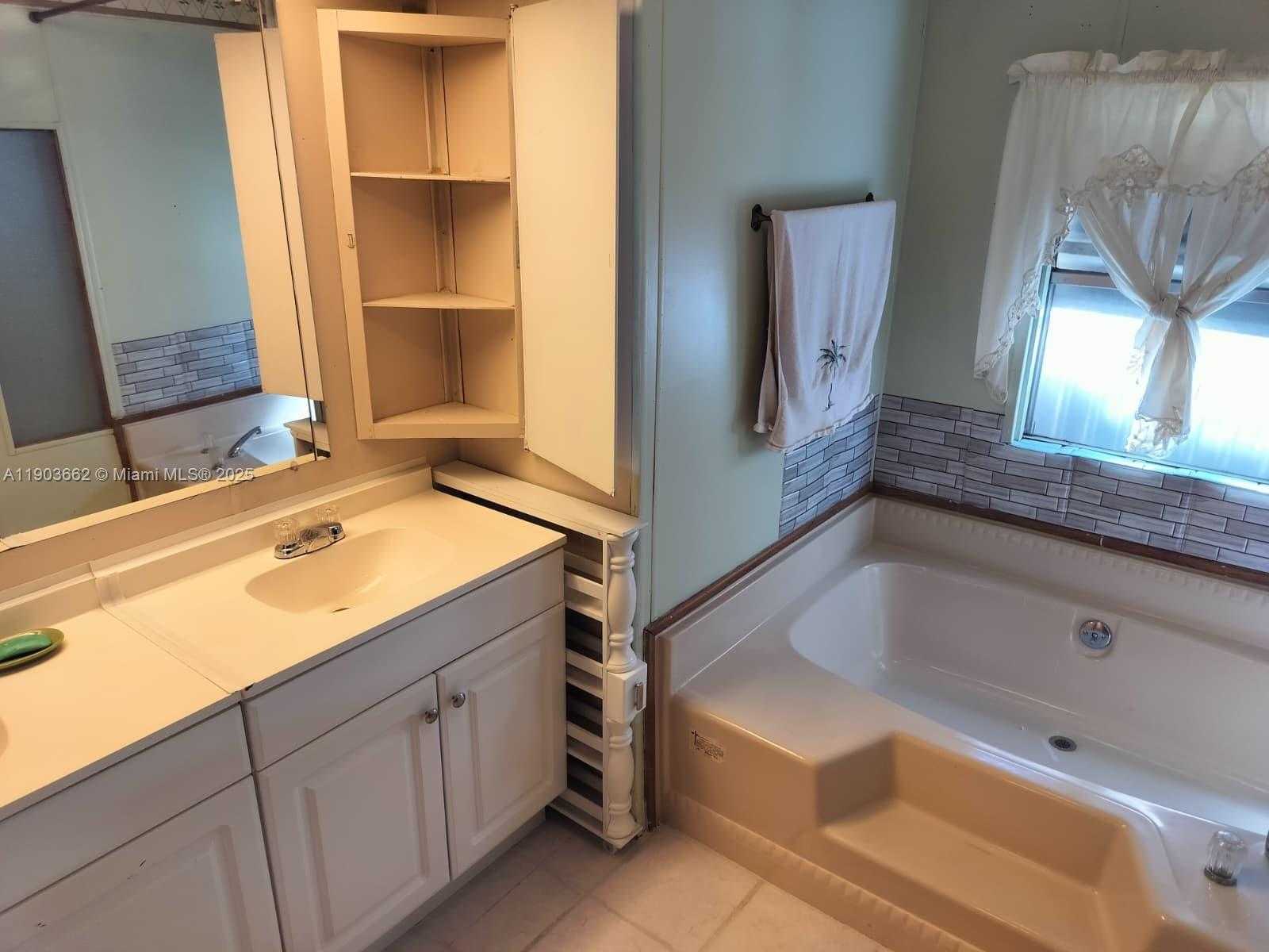 Small Image of 206 WEST 2 COURT, Other City - In The State Of Florida Number 33