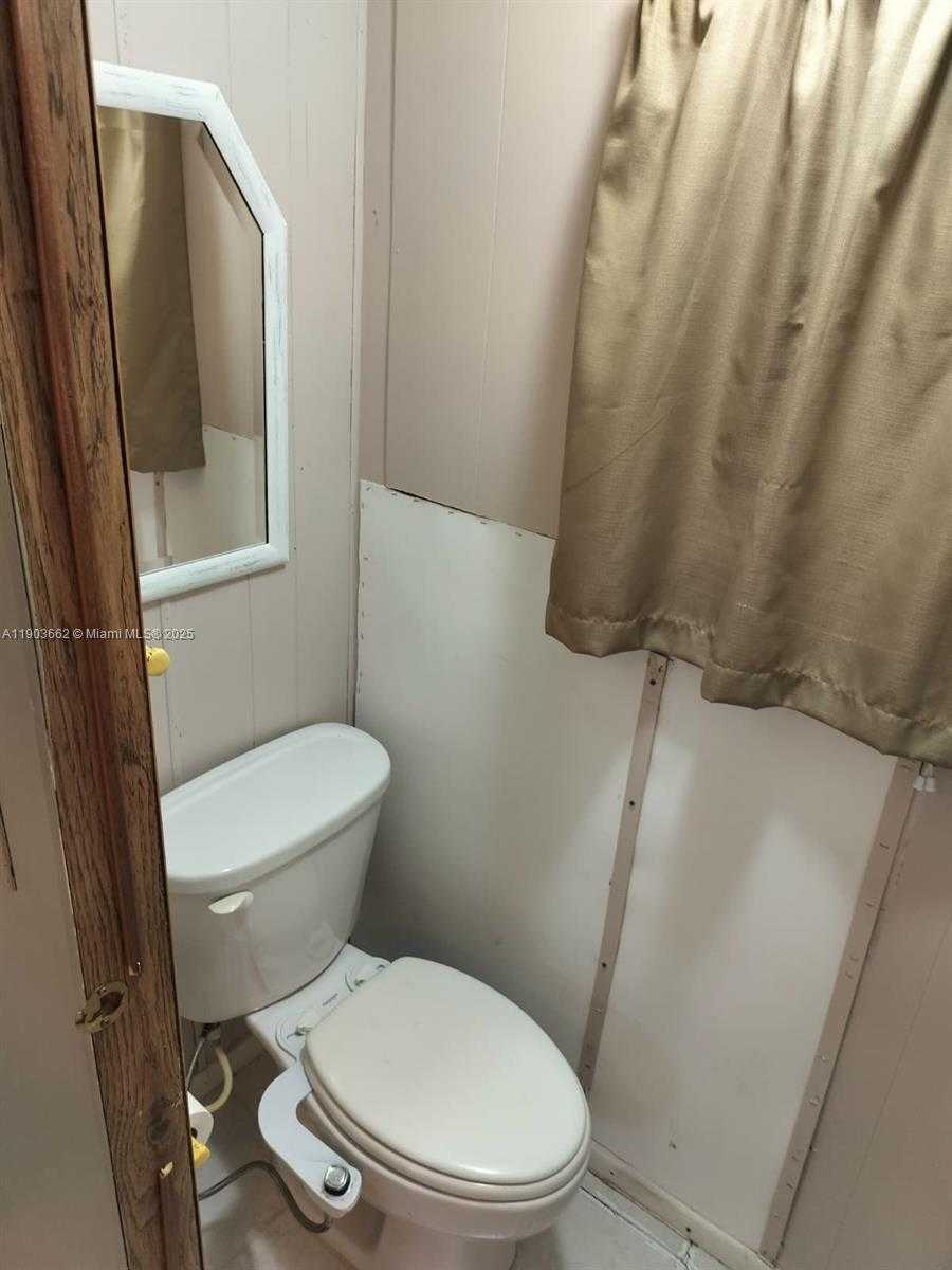 Small Image of 206 WEST 2 COURT, Other City - In The State Of Florida Number 34