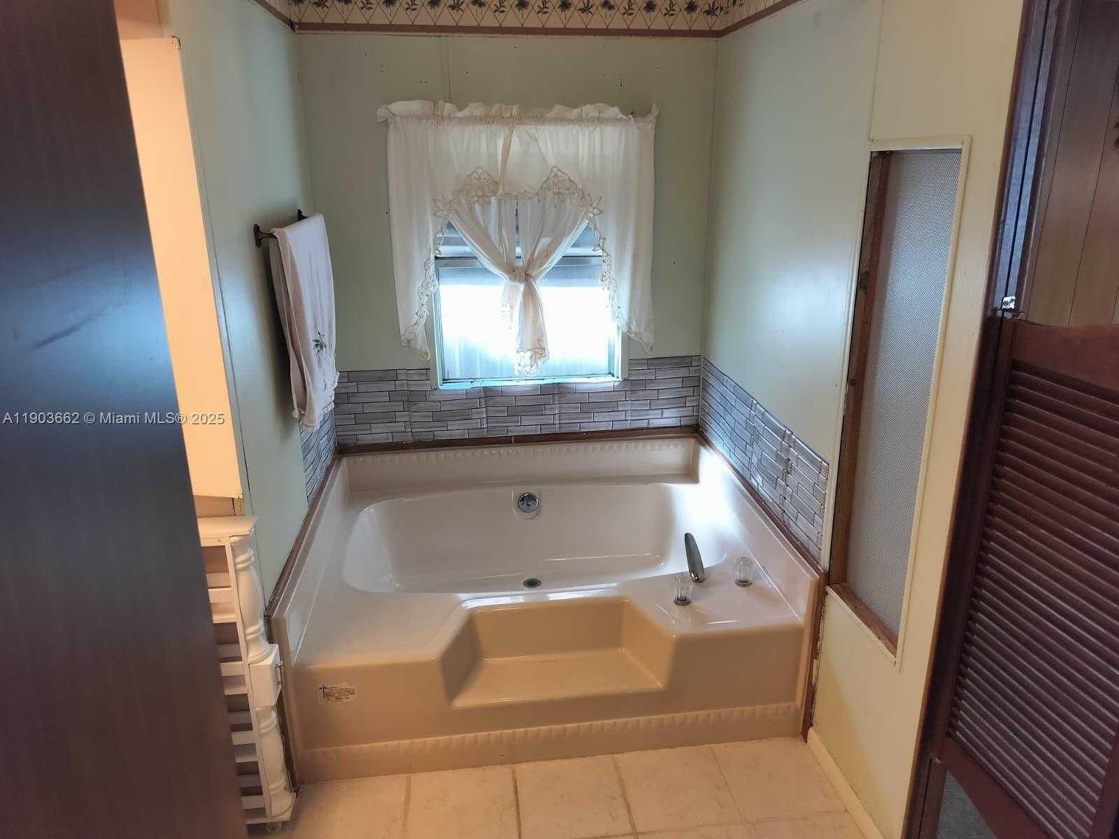 Small Image of 206 WEST 2 COURT, Other City - In The State Of Florida Number 36