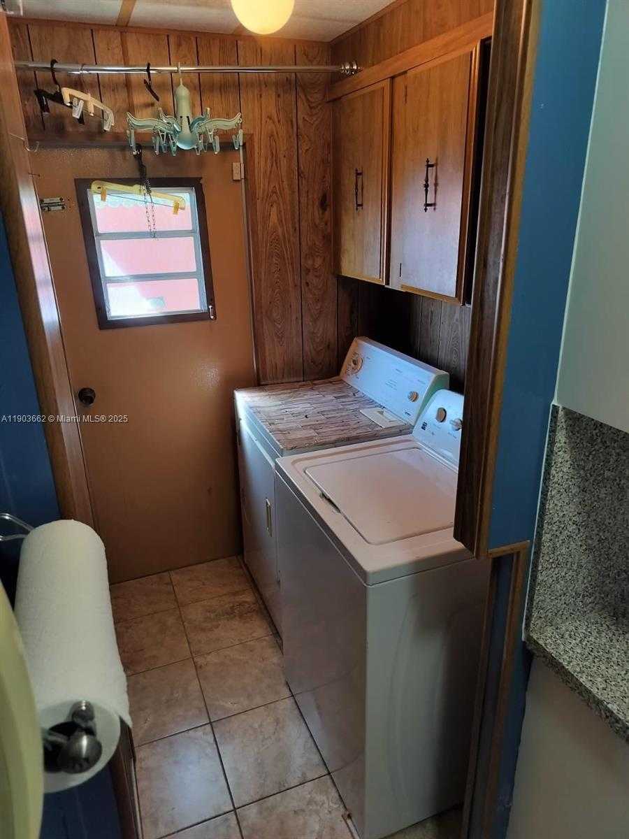 Small Image of 206 WEST 2 COURT, Other City - In The State Of Florida Number 39