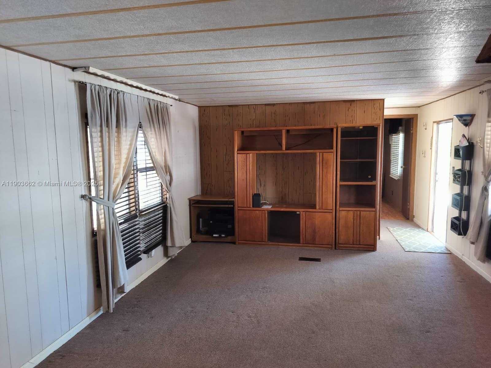 Small Image of 206 WEST 2 COURT, Other City - In The State Of Florida Number 40