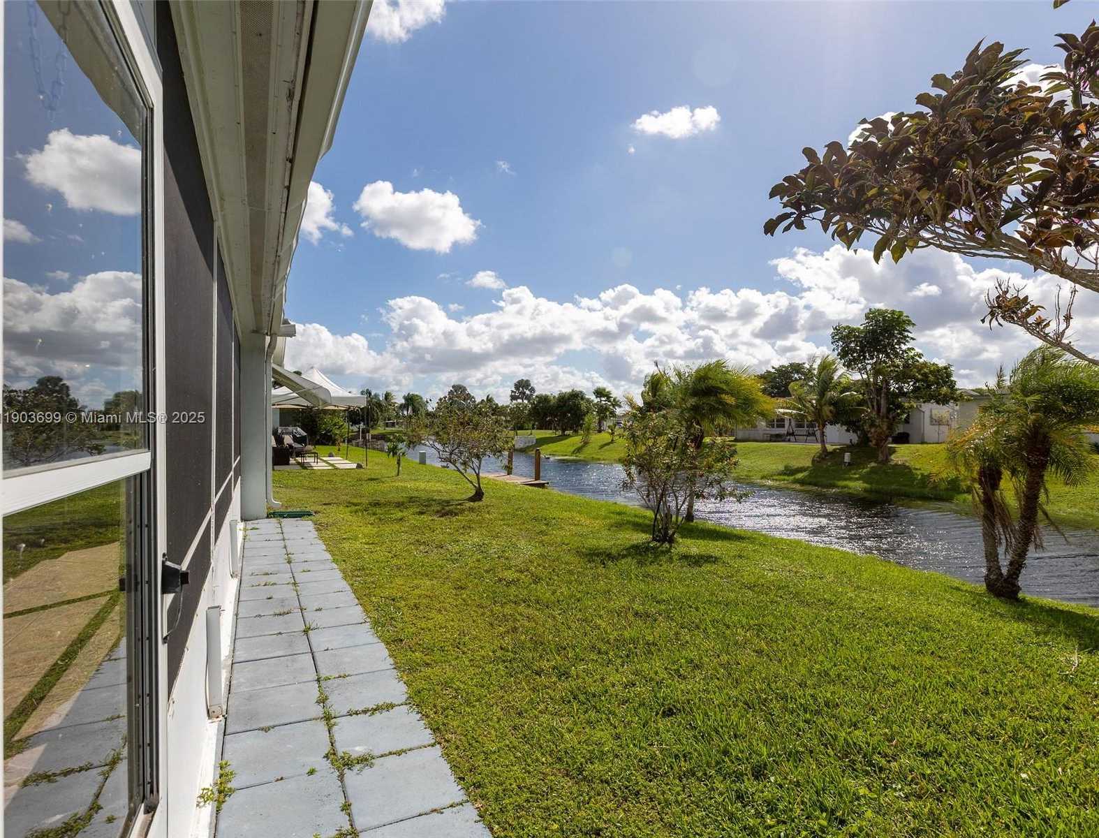 Small Image of 6920 NORTH WEST 16TH ST, Margate Number 24