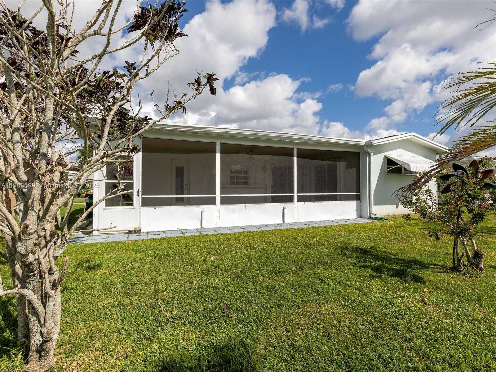 Small Image of 6920 NORTH WEST 16TH ST, Margate Number 25