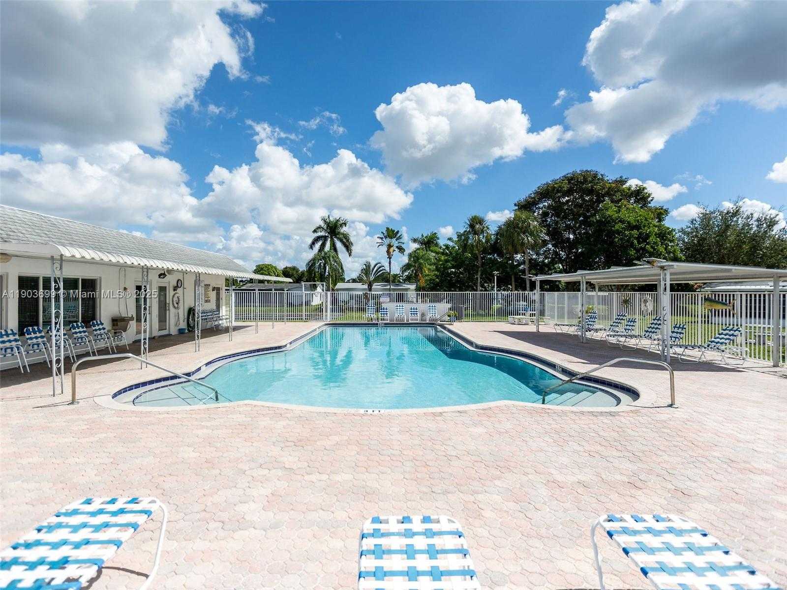 Small Image of 6920 NORTH WEST 16TH ST, Margate Number 29