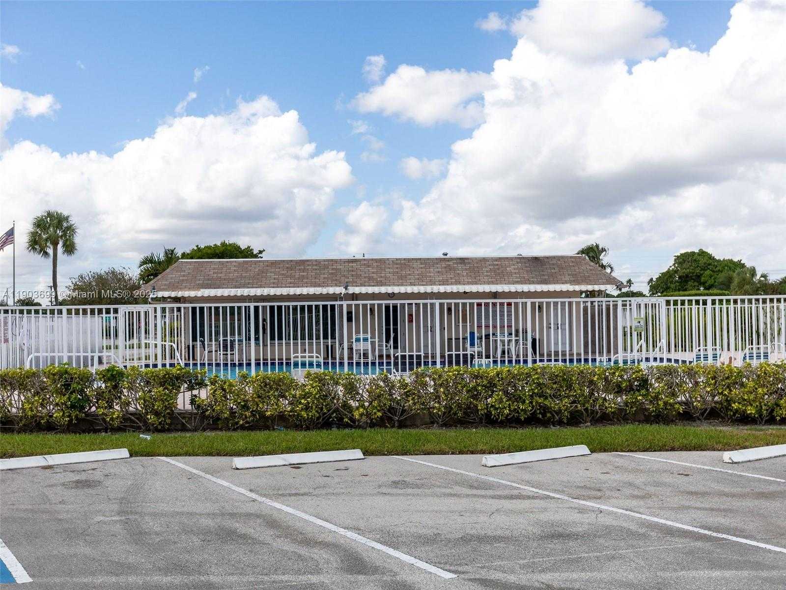 Small Image of 6920 NORTH WEST 16TH ST, Margate Number 31