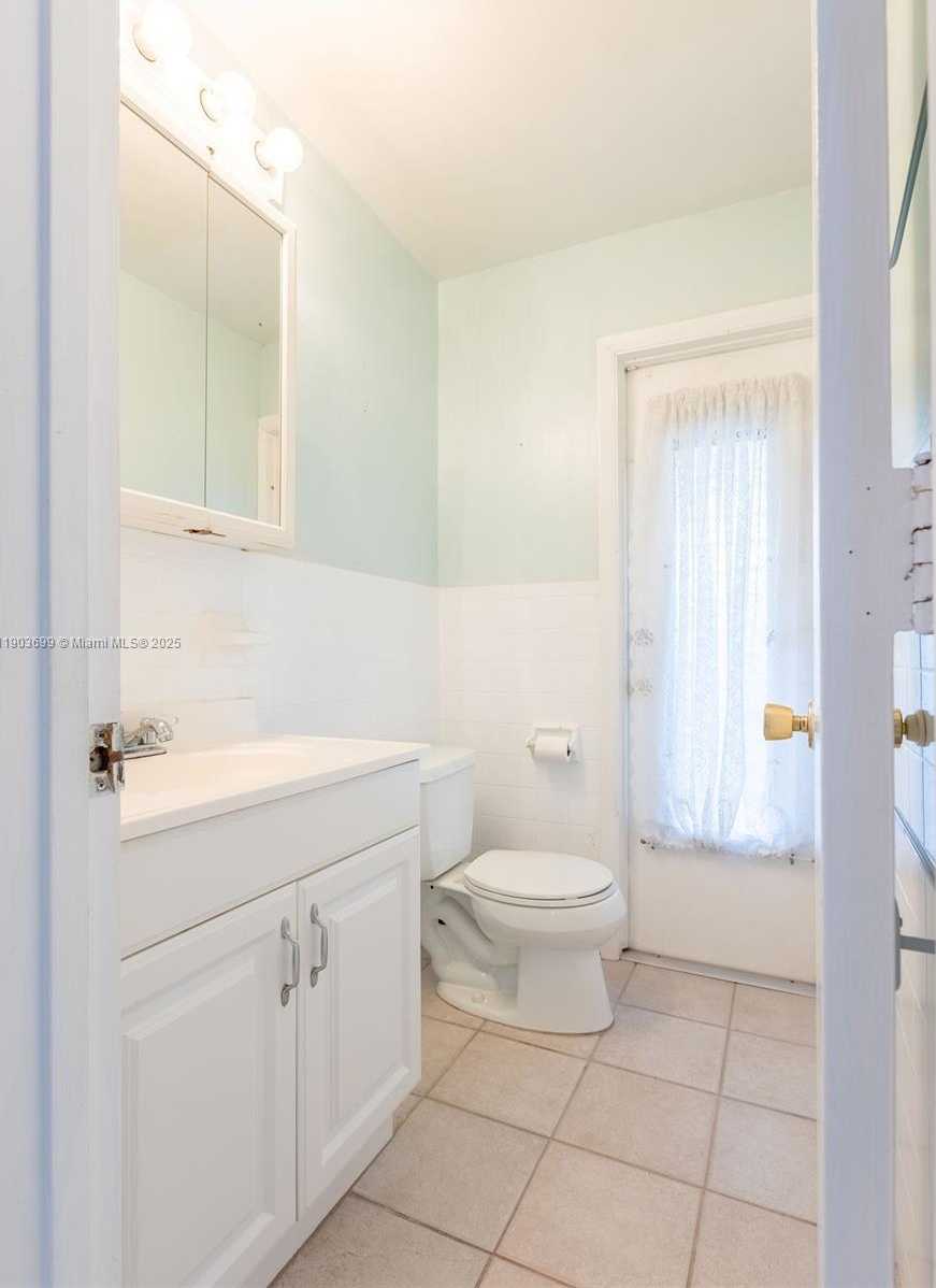 Small Image of 6920 NORTH WEST 16TH ST, Margate Number 41