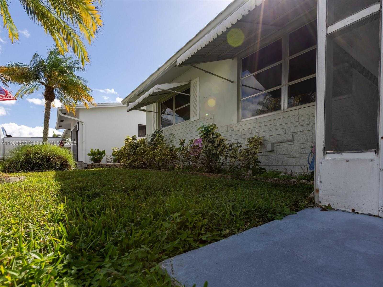 Small Image of 6920 NORTH WEST 16TH ST, Margate Number 45