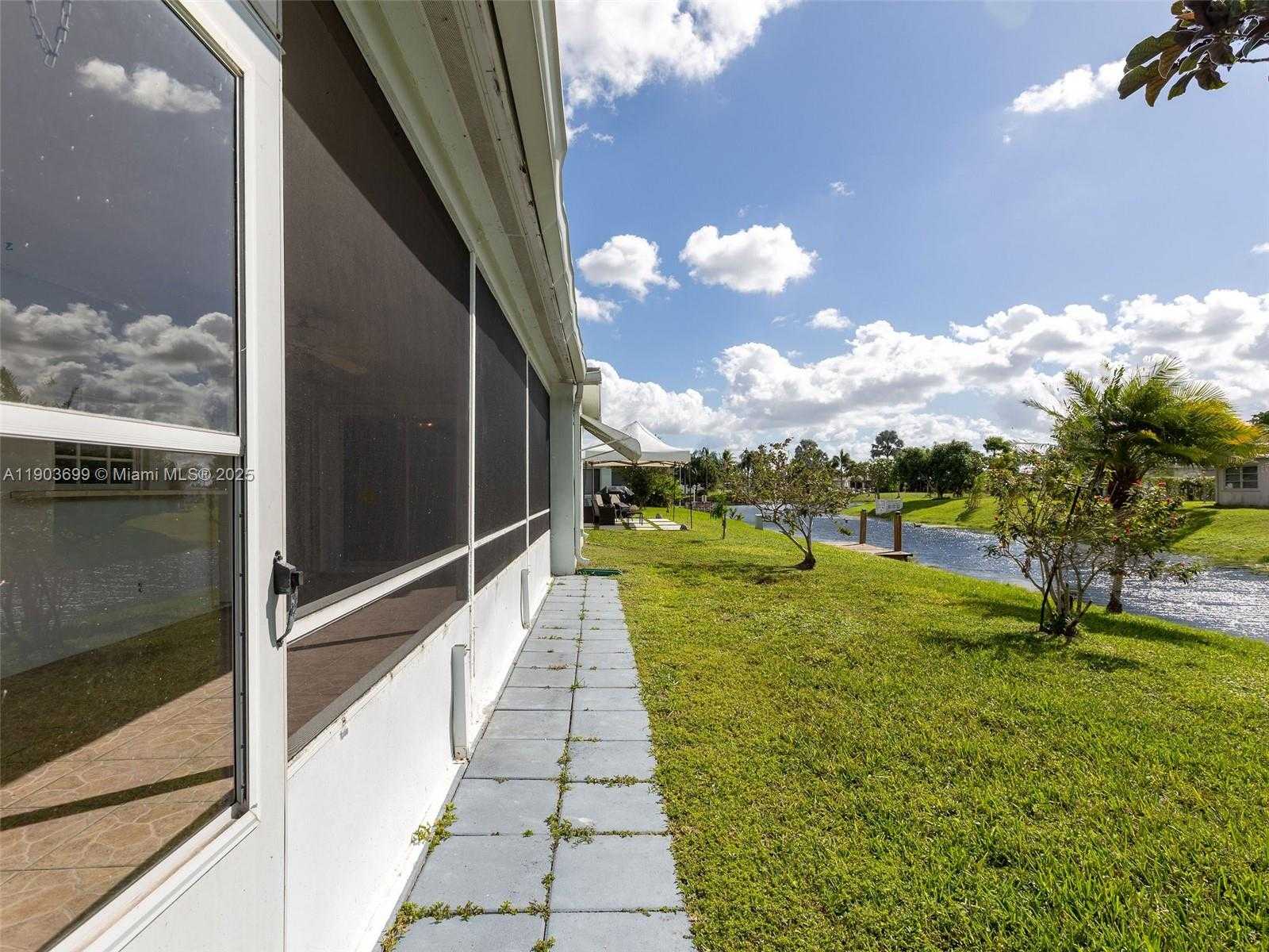 Small Image of 6920 NORTH WEST 16TH ST, Margate Number 49