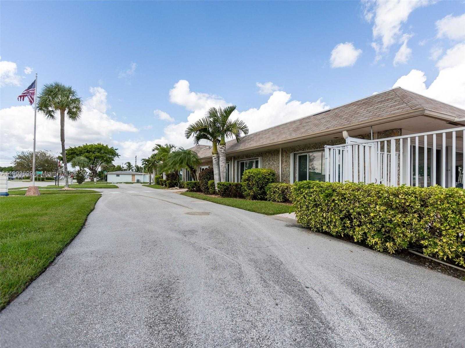 Small Image of 6920 NORTH WEST 16TH ST, Margate Number 56