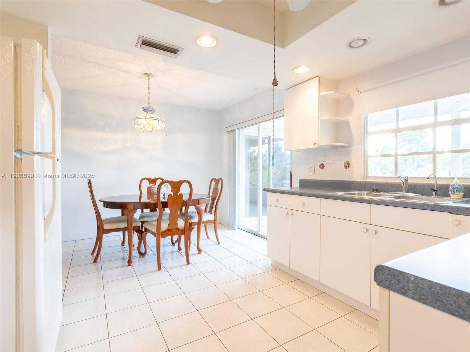 Small Image of 6920 NORTH WEST 16TH ST, Margate Number 8