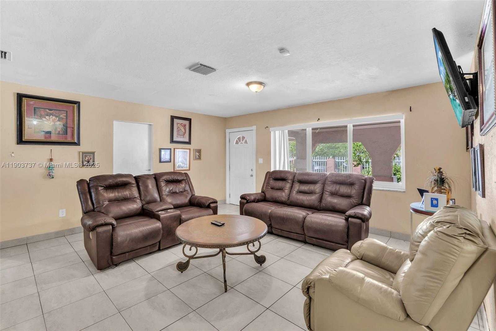 Small Image of Miami Gardens Number 17