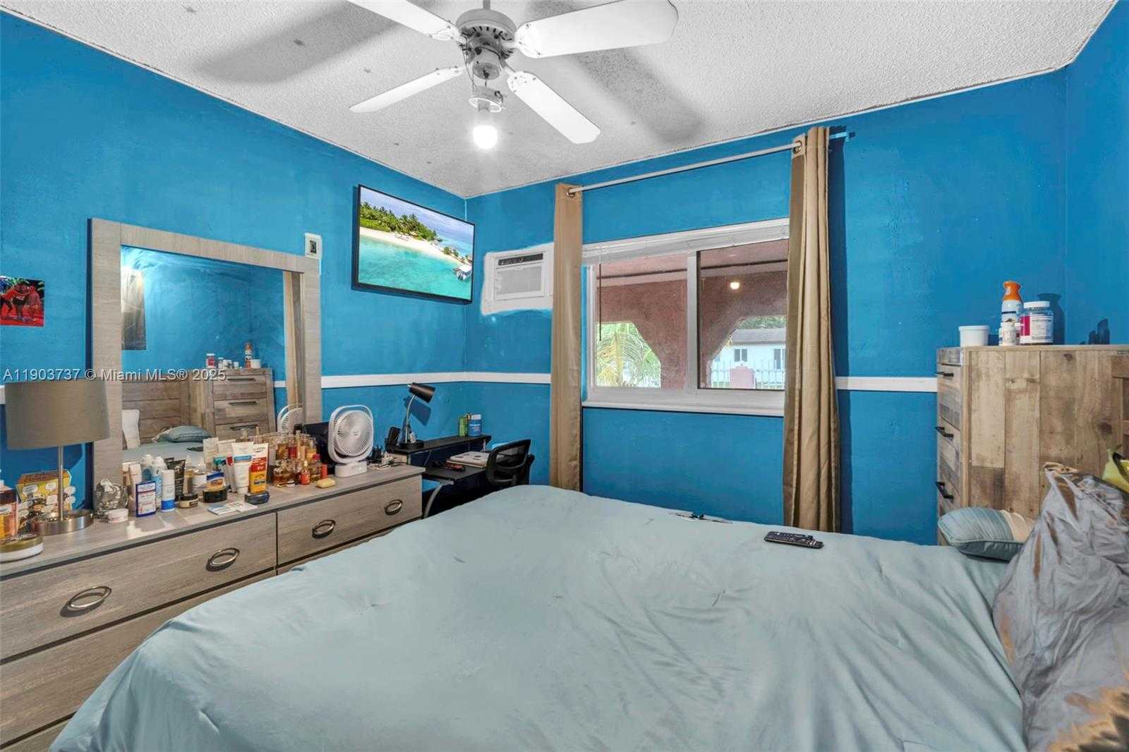 Small Image of Miami Gardens Number 24