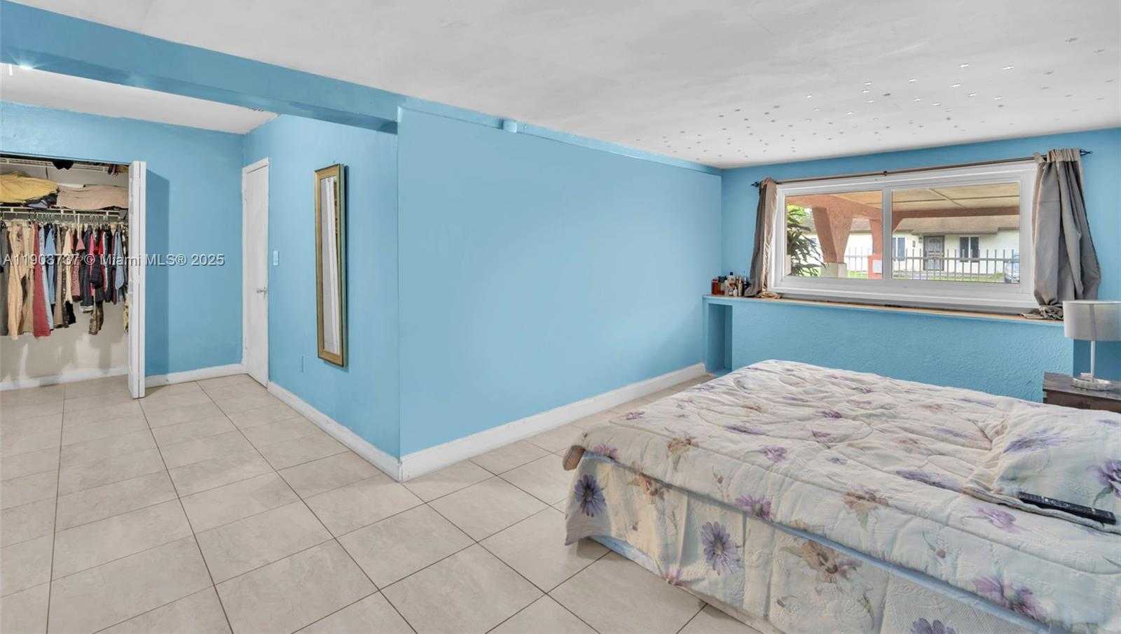 Small Image of Miami Gardens Number 26