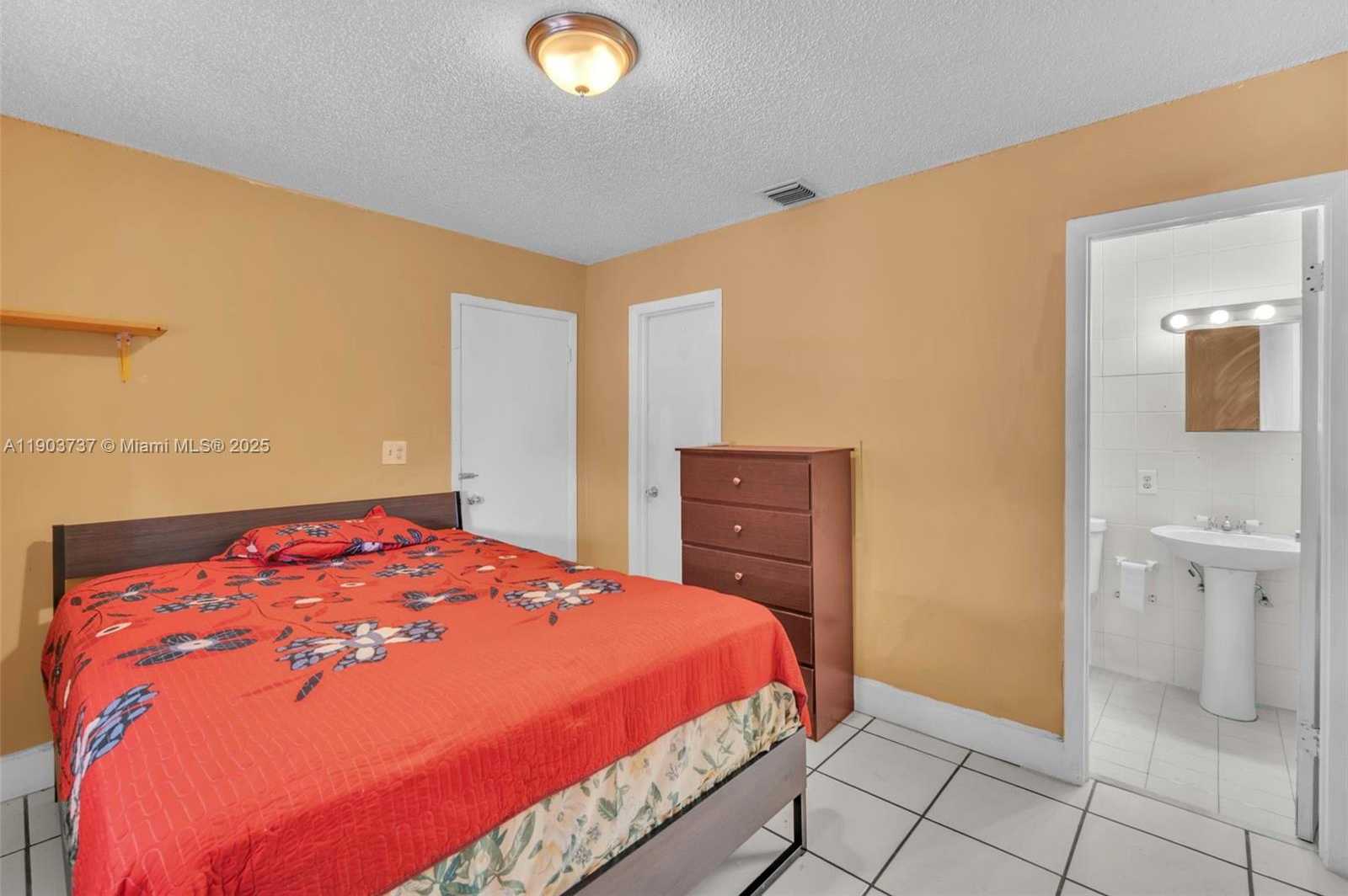 Small Image of Miami Gardens Number 29