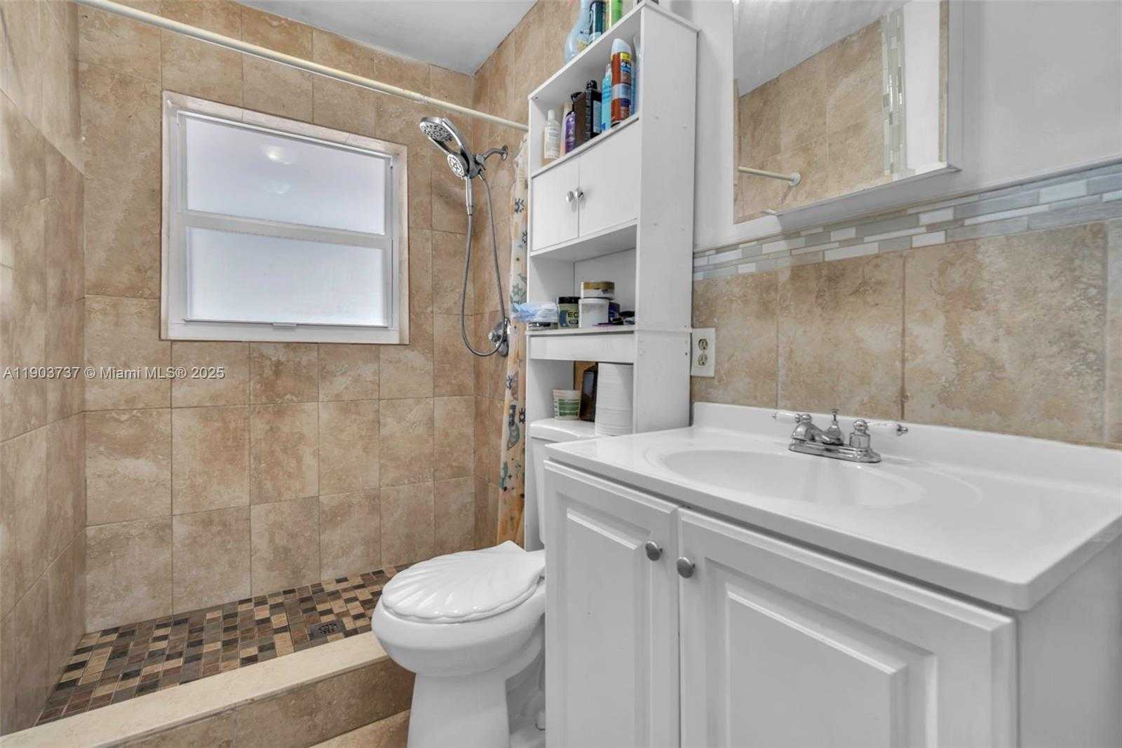 Small Image of Miami Gardens Number 30