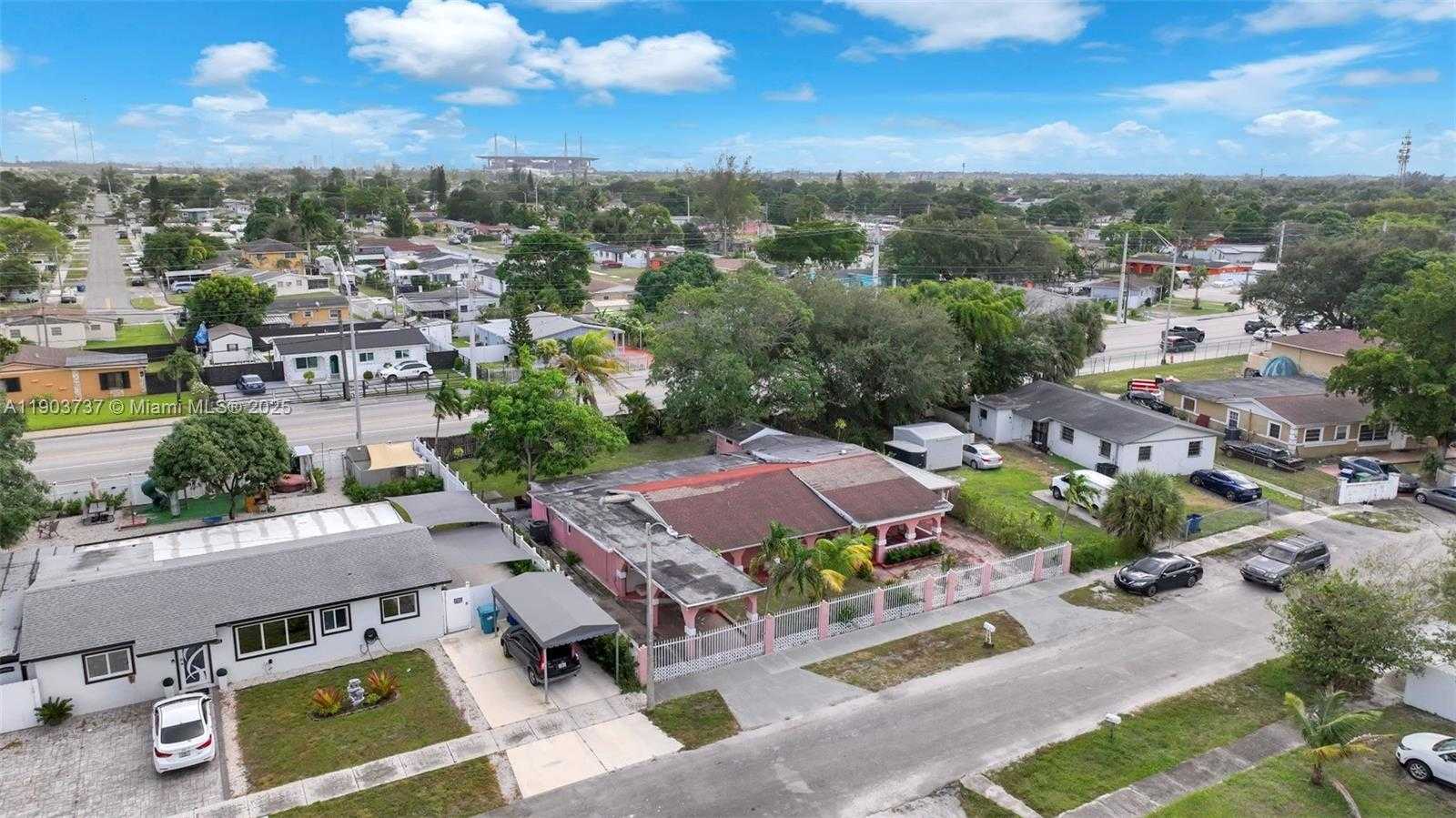 Small Image of Miami Gardens Number 33