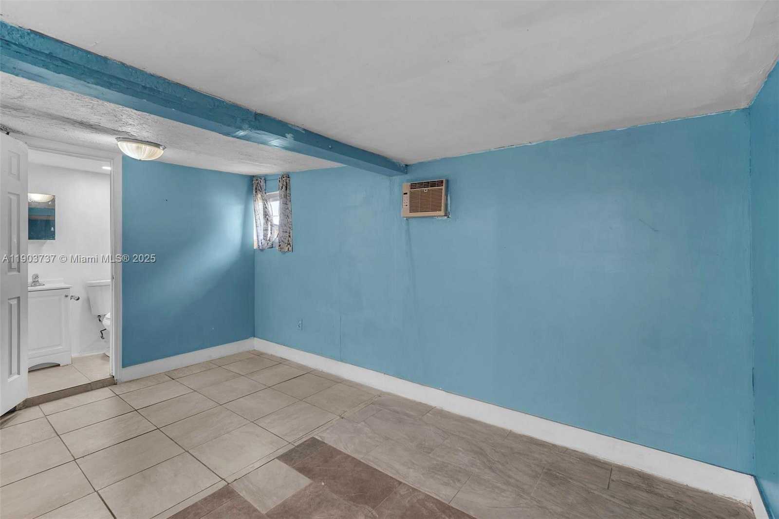 Small Image of Miami Gardens Number 38