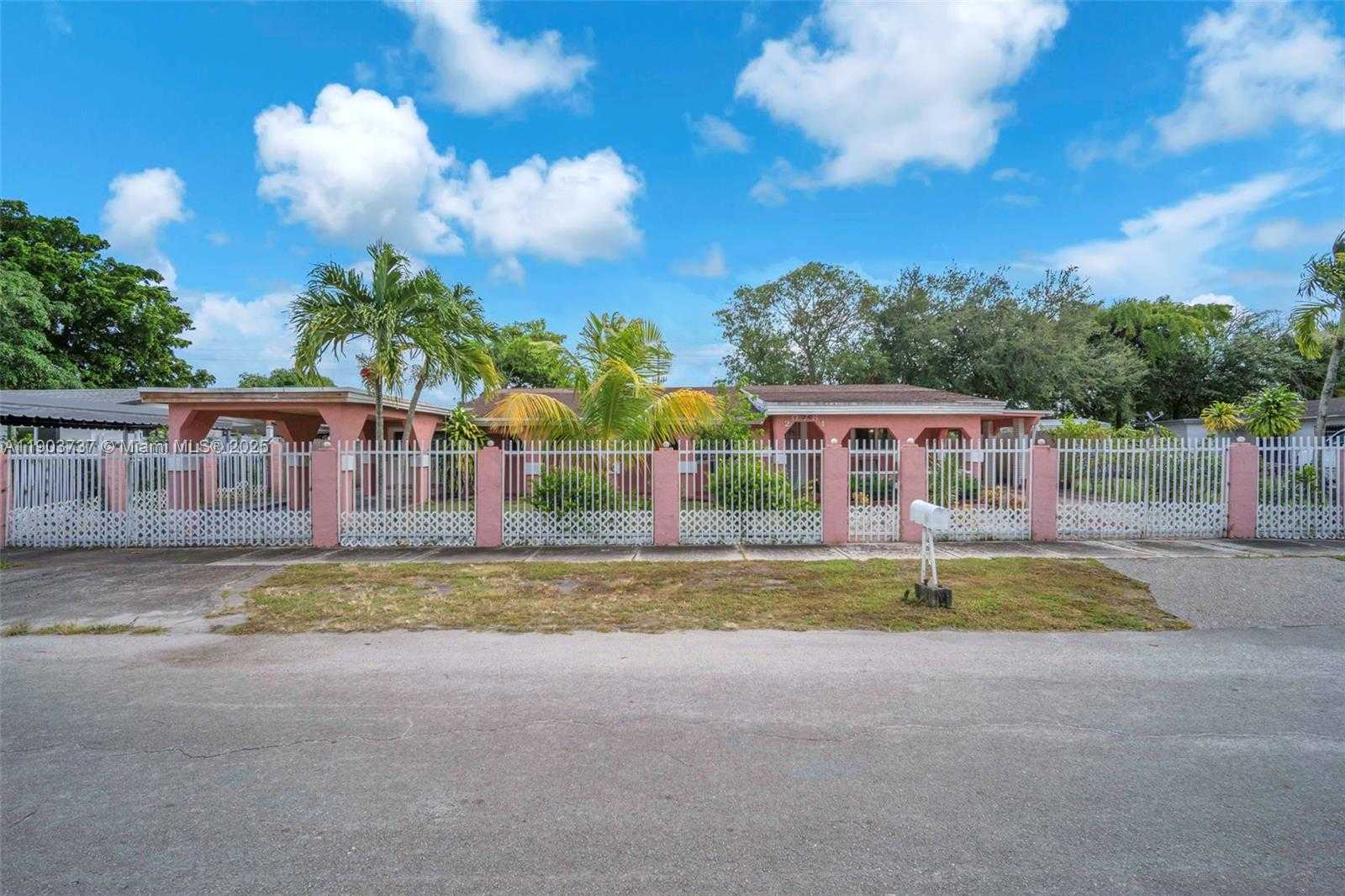 Small Image of Miami Gardens Number 4