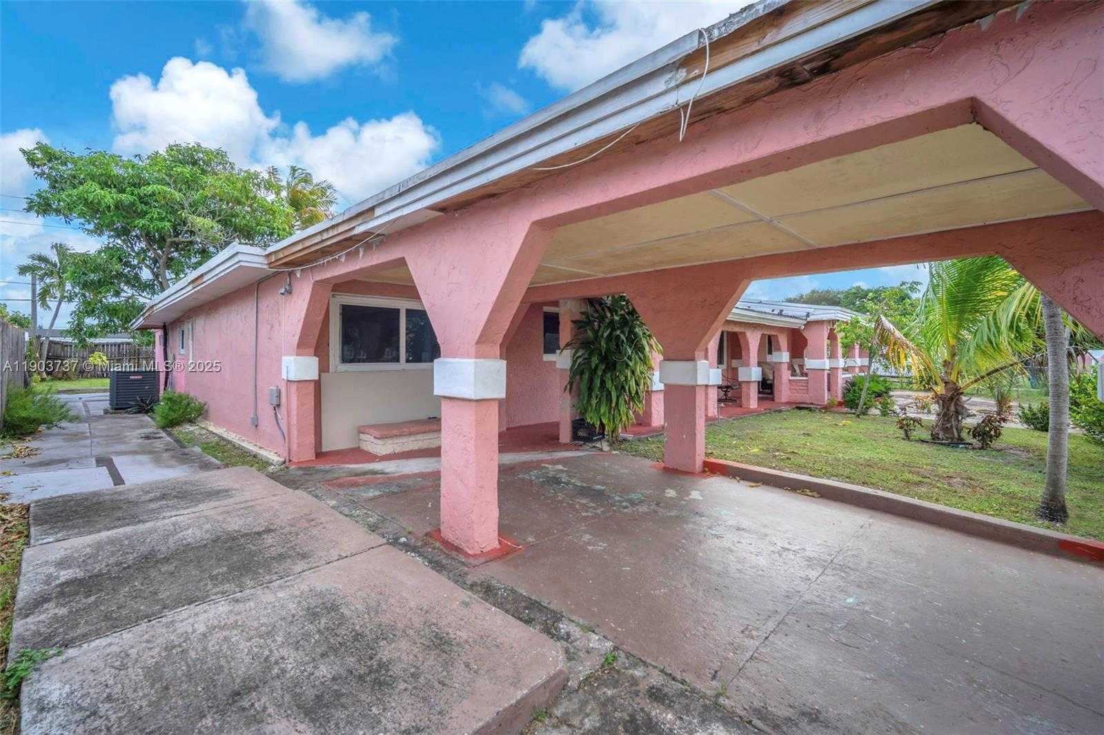 Small Image of Miami Gardens Number 5