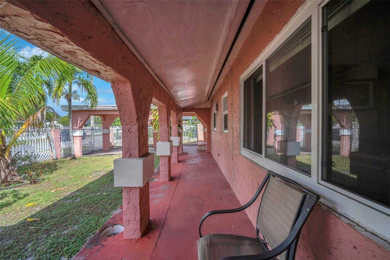 Small Image of Miami Gardens Number 7