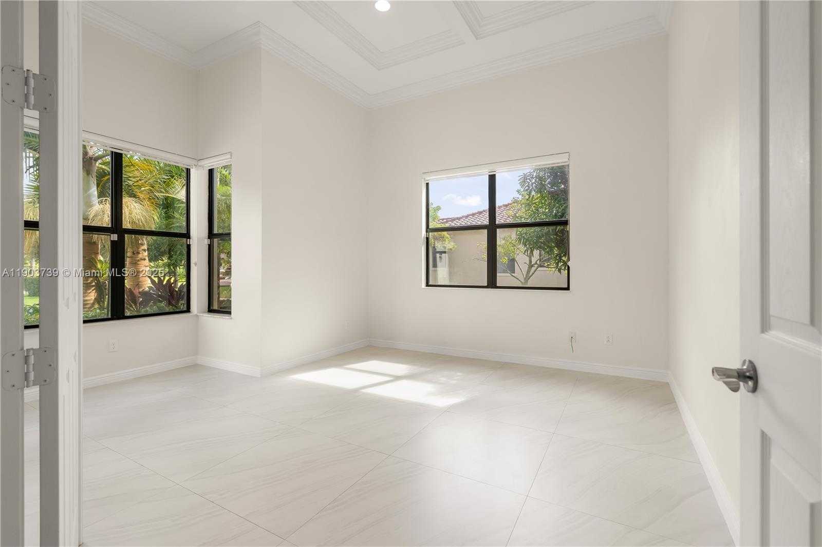 Small Image of 4415 PARKSIDE RD, Davie Number 11