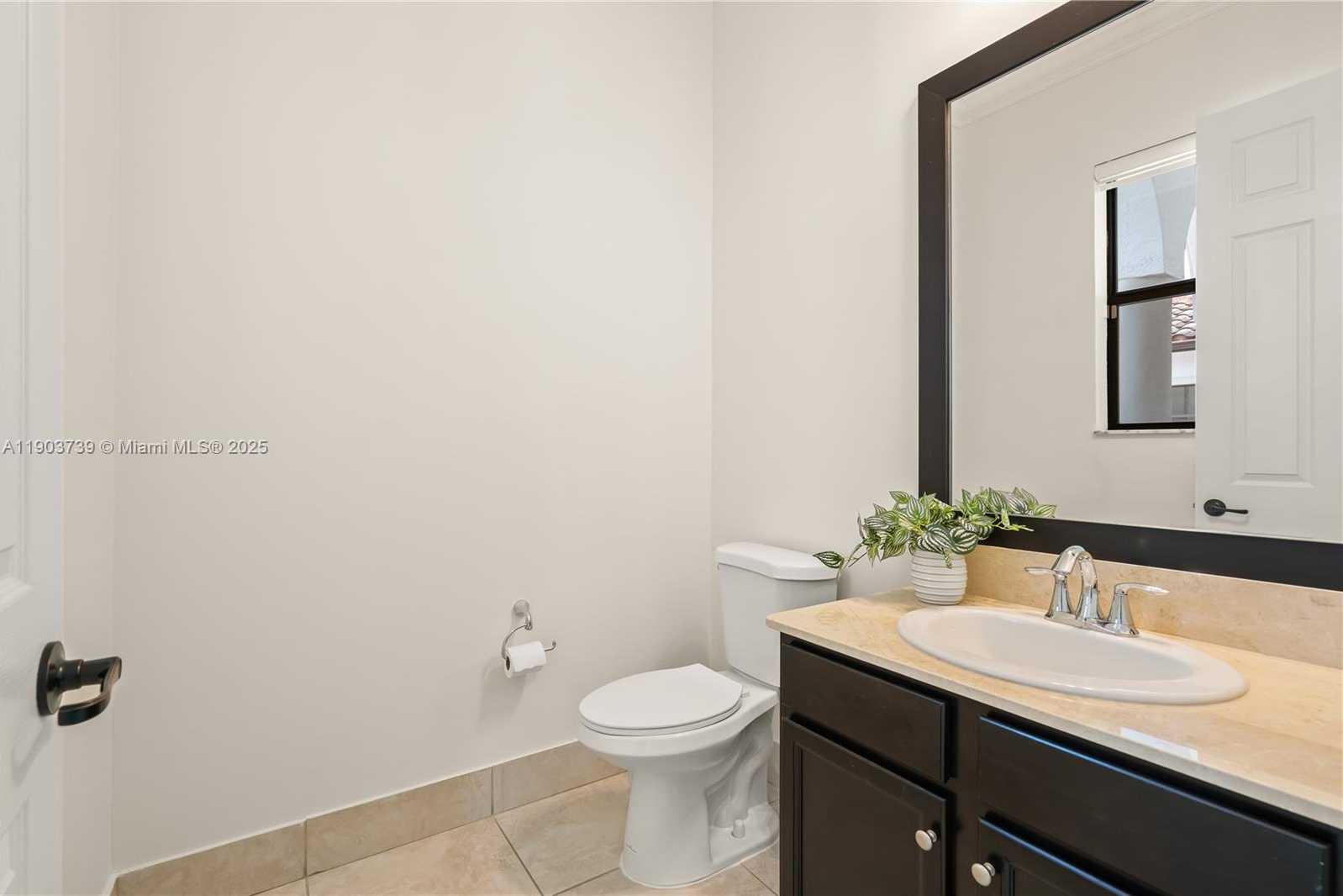 Small Image of 4415 PARKSIDE RD, Davie Number 12