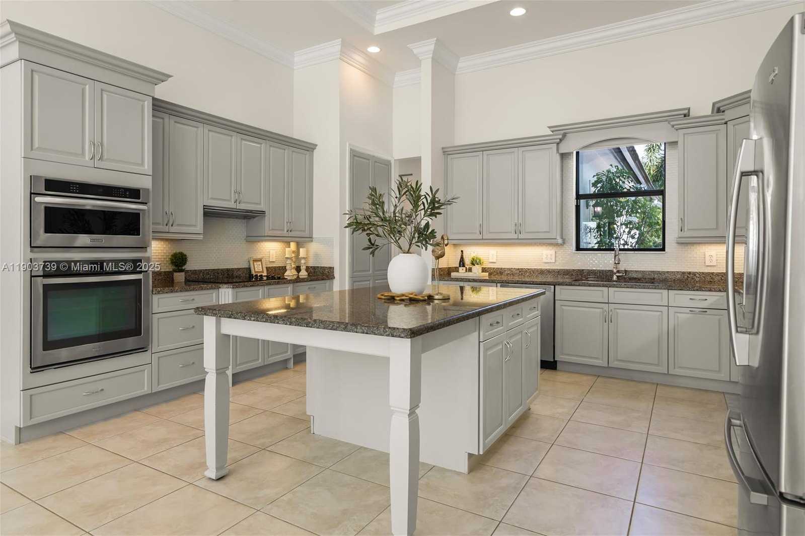 Small Image of 4415 PARKSIDE RD, Davie Number 13