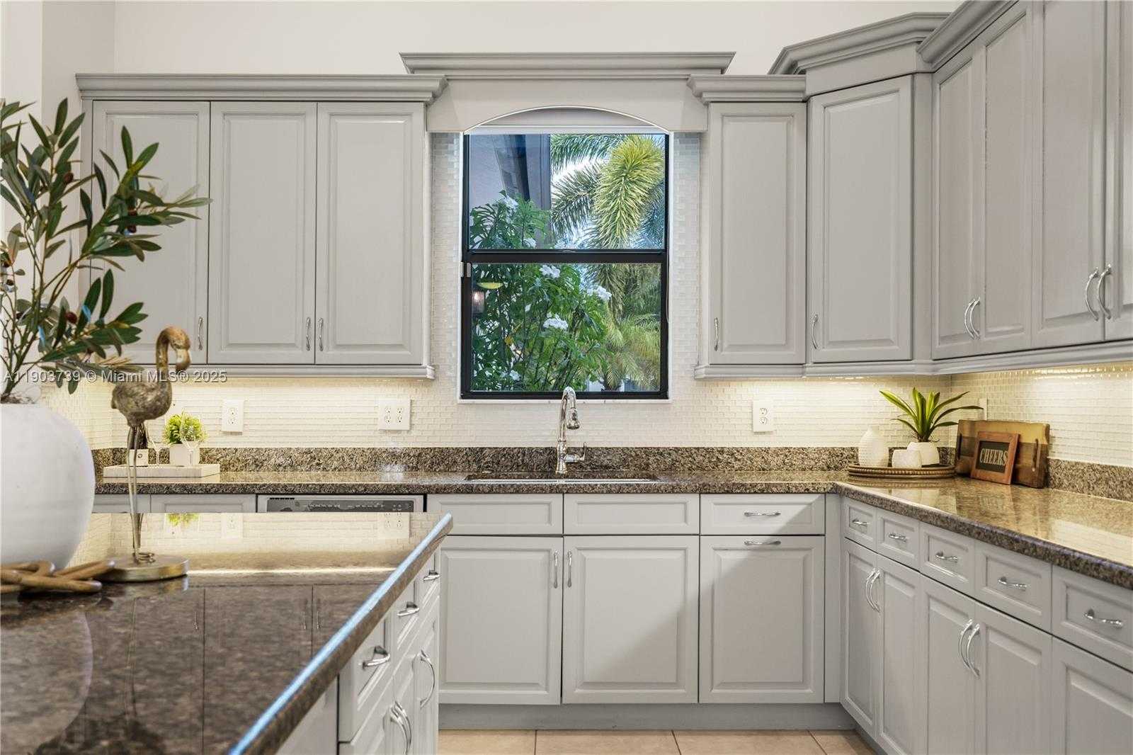 Small Image of 4415 PARKSIDE RD, Davie Number 14