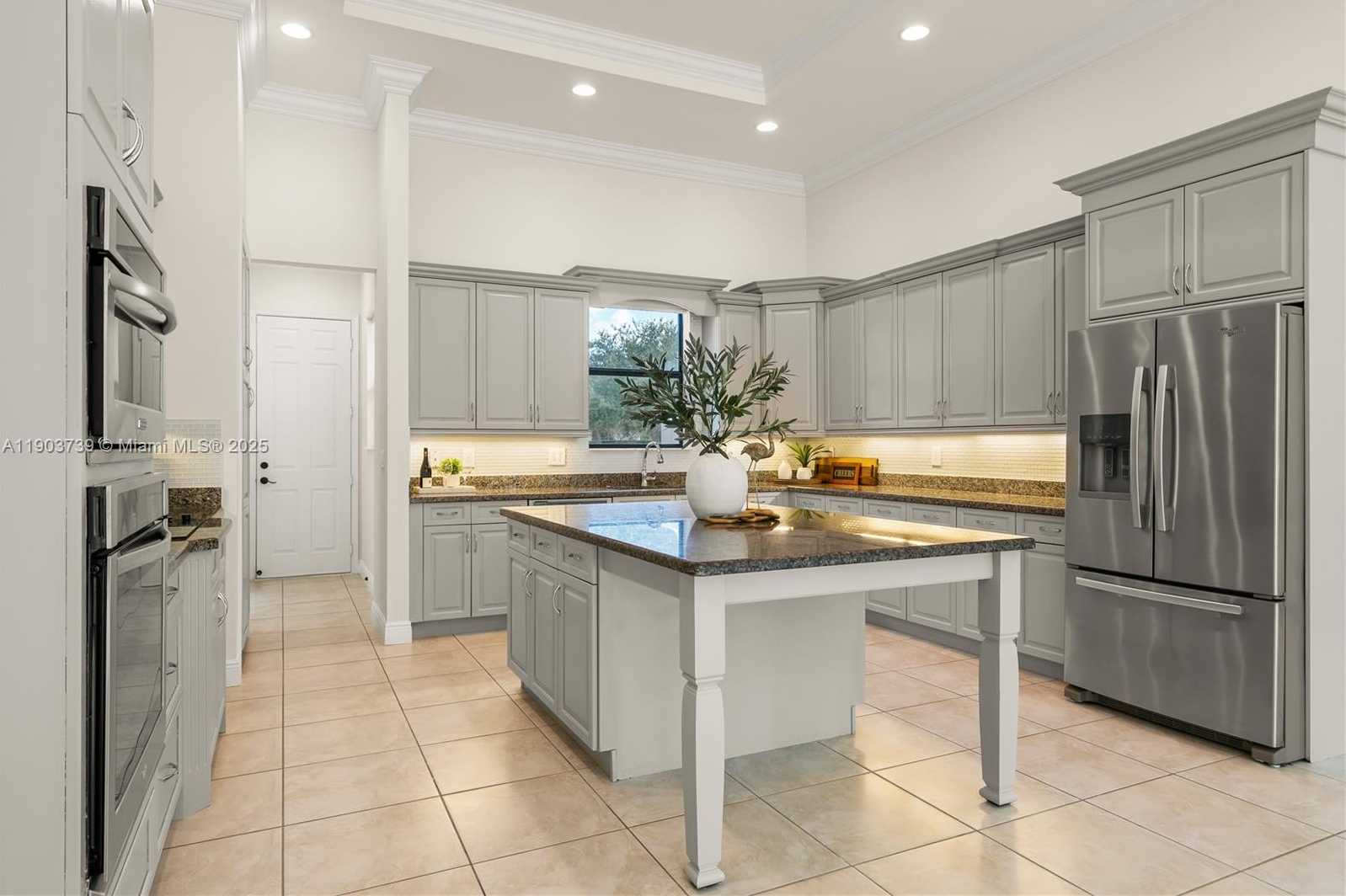 Small Image of 4415 PARKSIDE RD, Davie Number 15