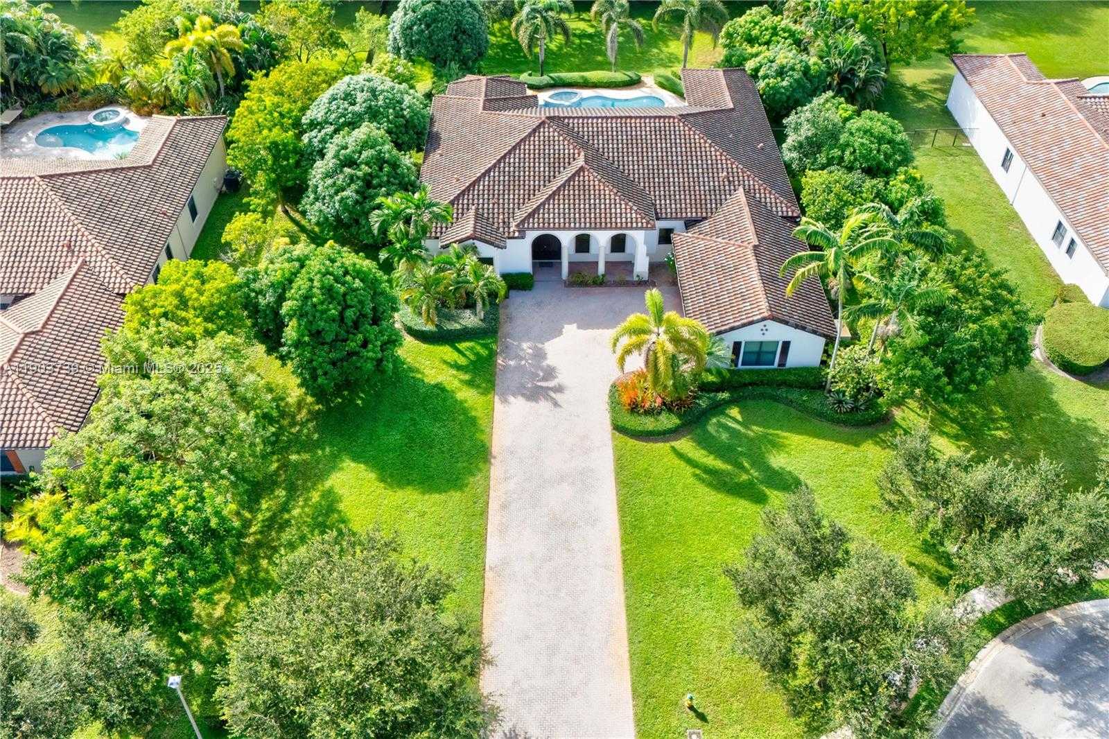 Small Image of 4415 PARKSIDE RD, Davie Number 2