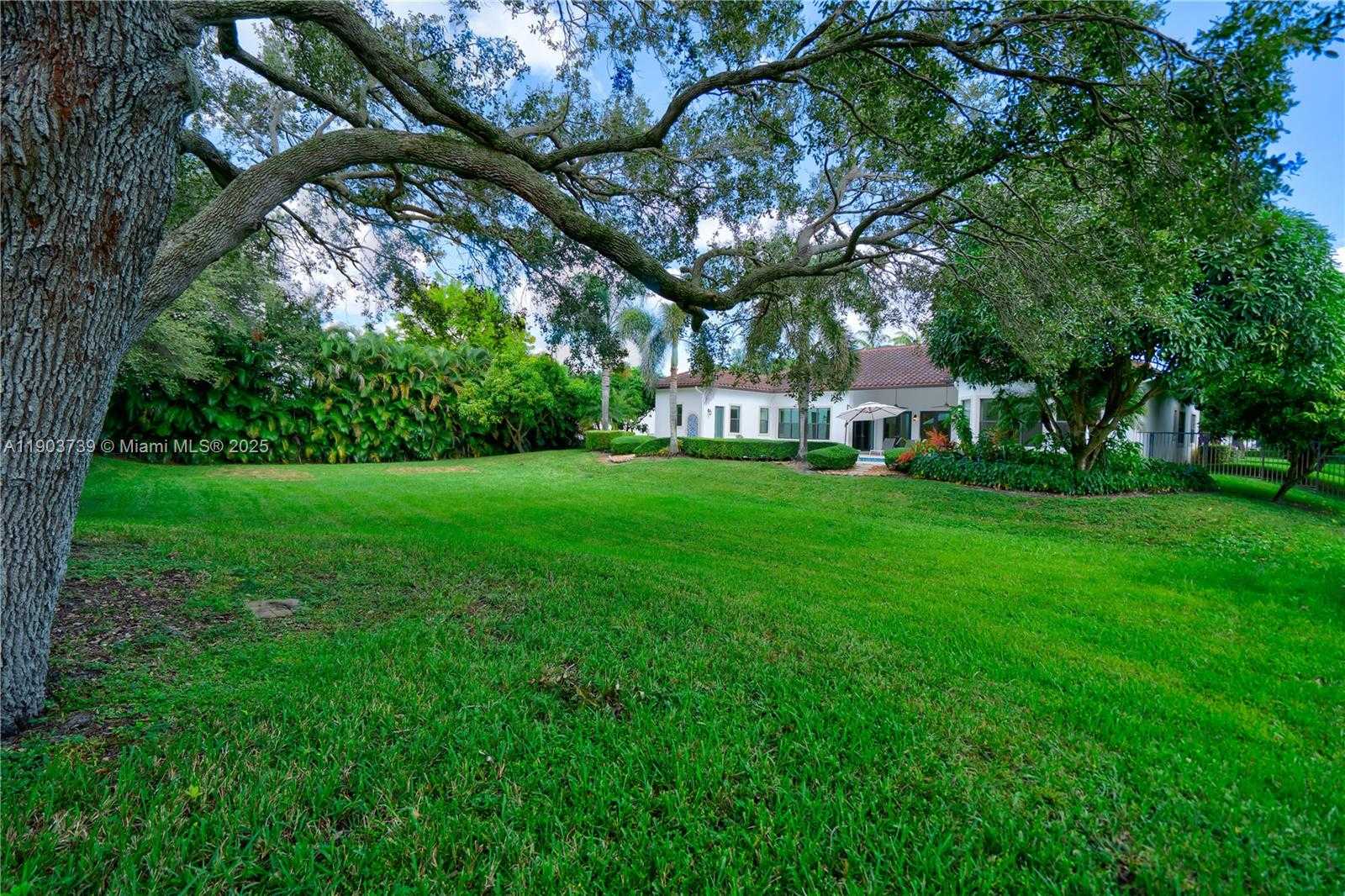 Small Image of 4415 PARKSIDE RD, Davie Number 26