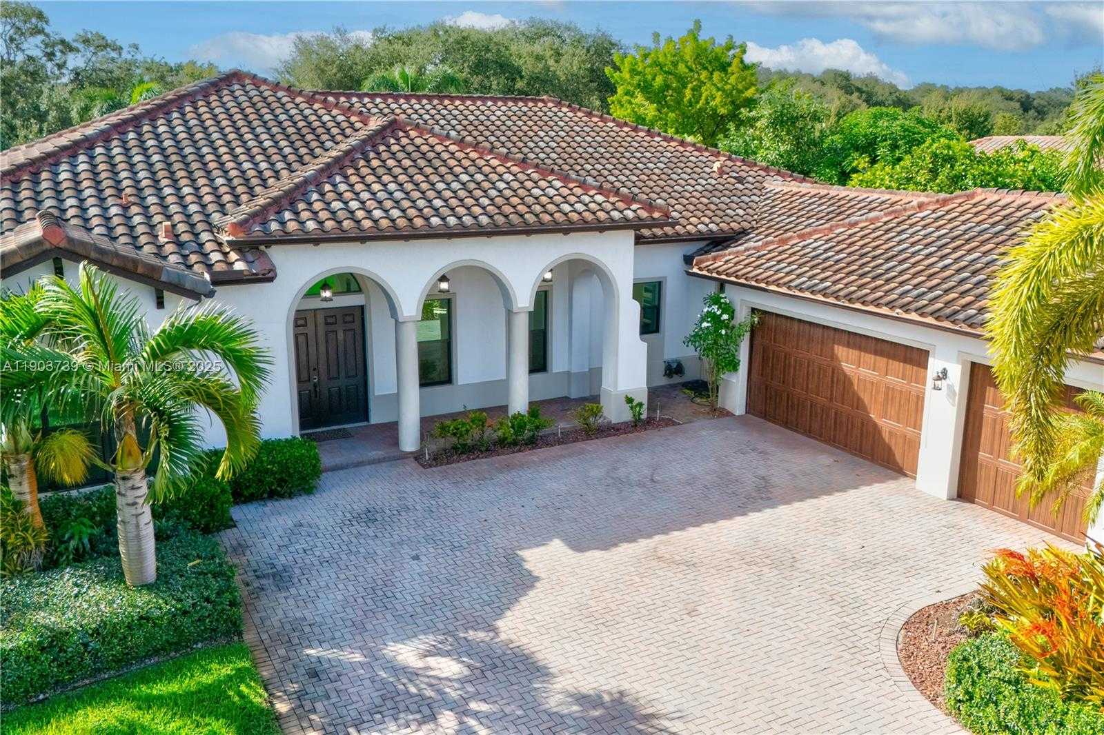 Small Image of 4415 PARKSIDE RD, Davie Number 3