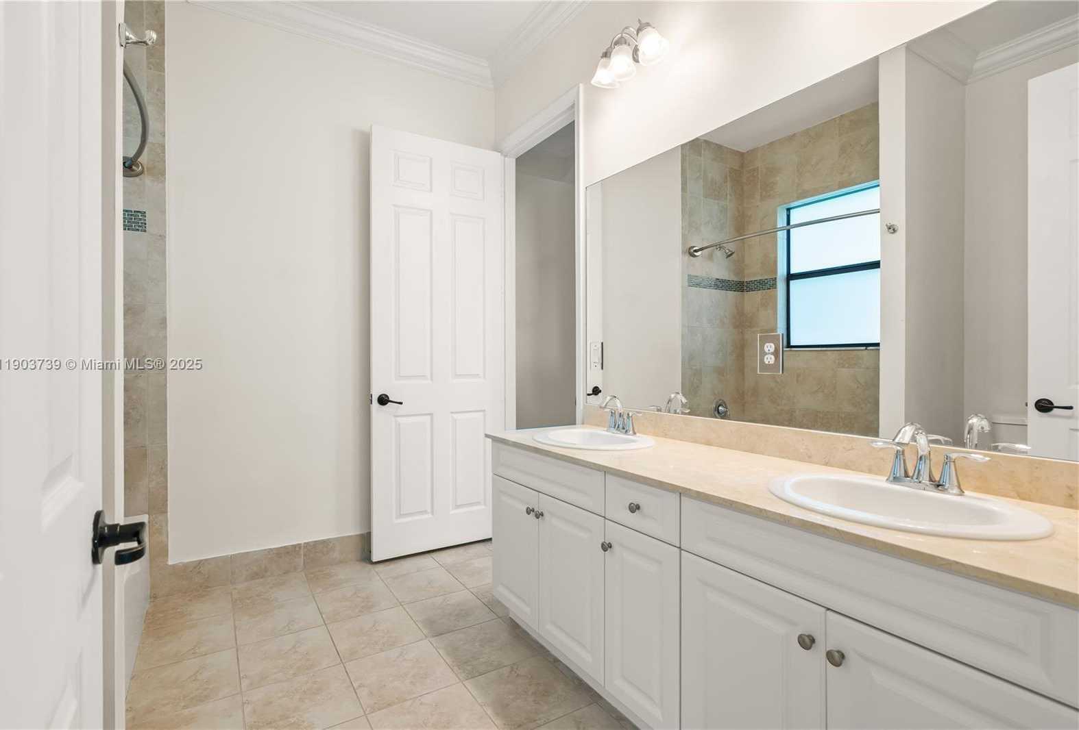 Small Image of 4415 PARKSIDE RD, Davie Number 36