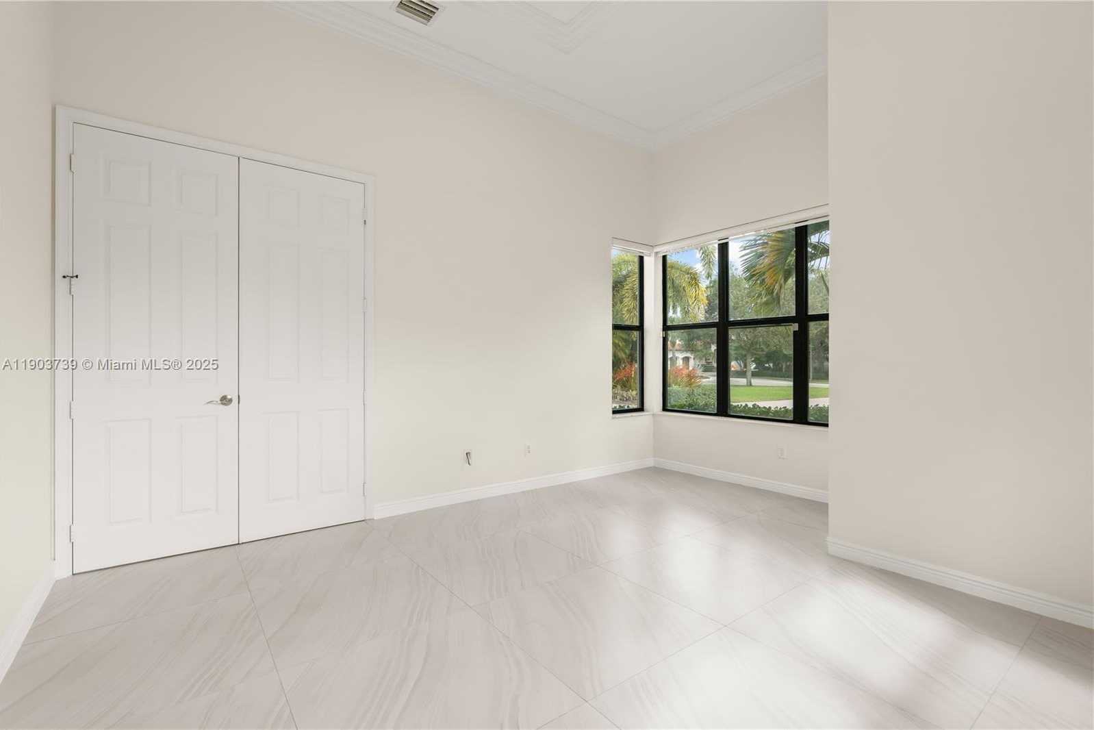 Small Image of 4415 PARKSIDE RD, Davie Number 38