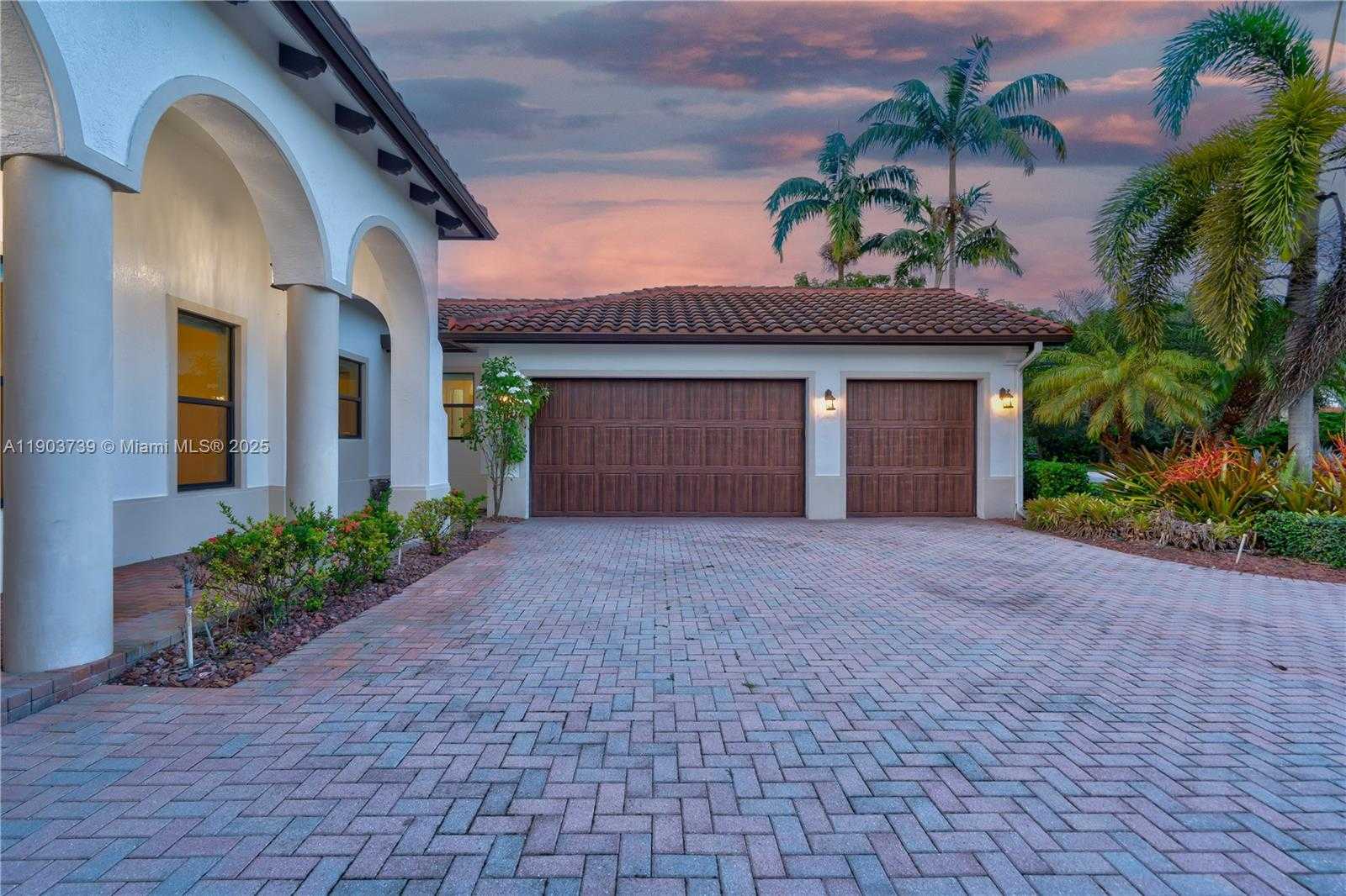 Small Image of 4415 PARKSIDE RD, Davie Number 4