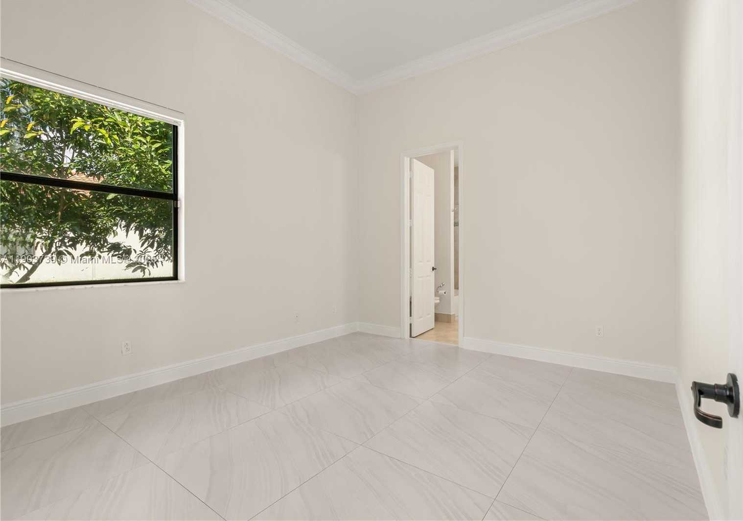 Small Image of 4415 PARKSIDE RD, Davie Number 41