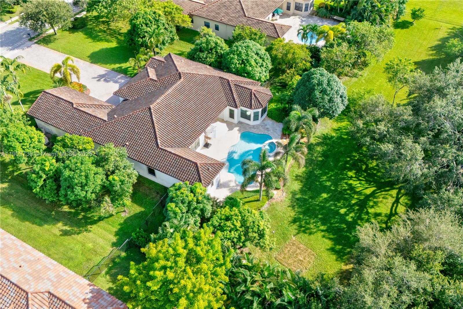 Small Image of 4415 PARKSIDE RD, Davie Number 43