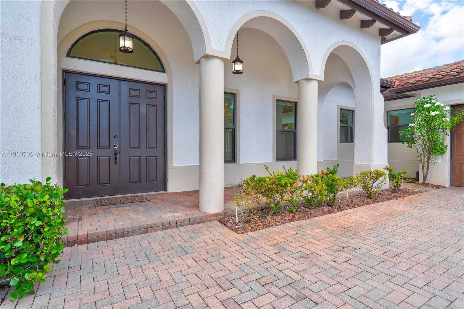 Small Image of 4415 PARKSIDE RD, Davie Number 5