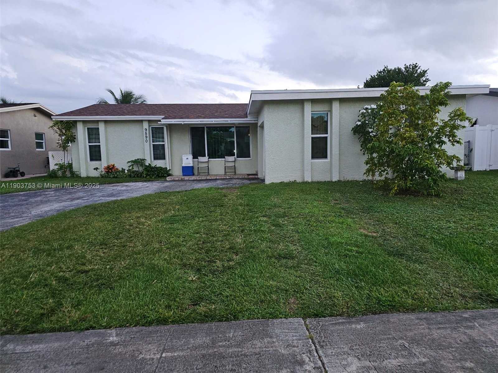 Small Image of 9590 NORTH WEST 21ST MNR, Sunrise Number 2