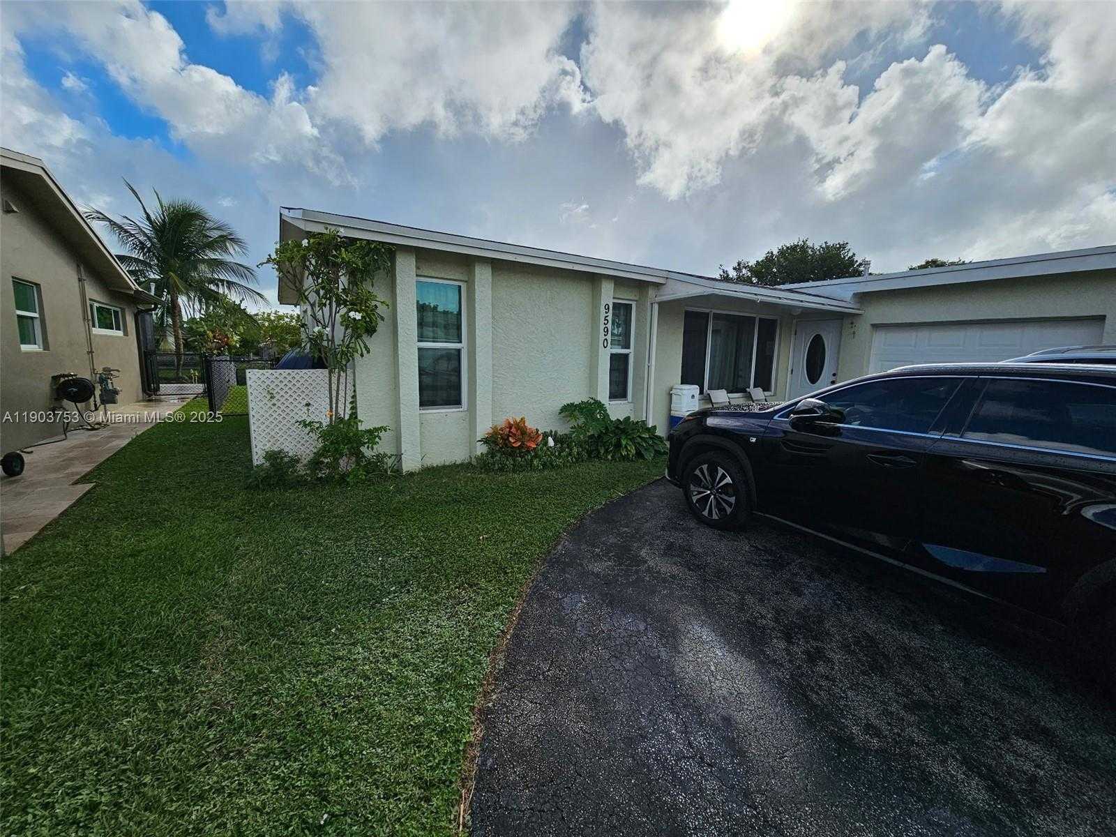 Small Image of 9590 NORTH WEST 21ST MNR, Sunrise Number 6