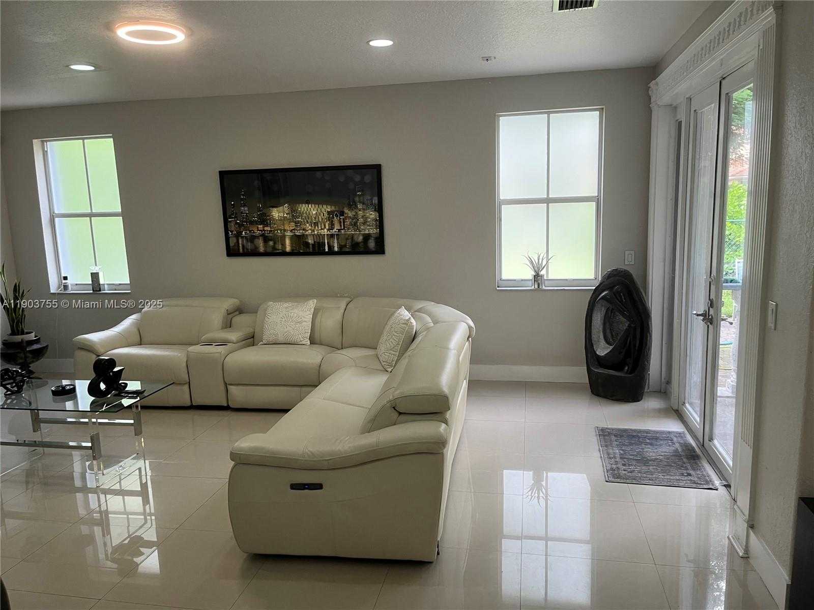 Small Image of 16801 SOUTH WEST 38 STREET, Miramar Number 19